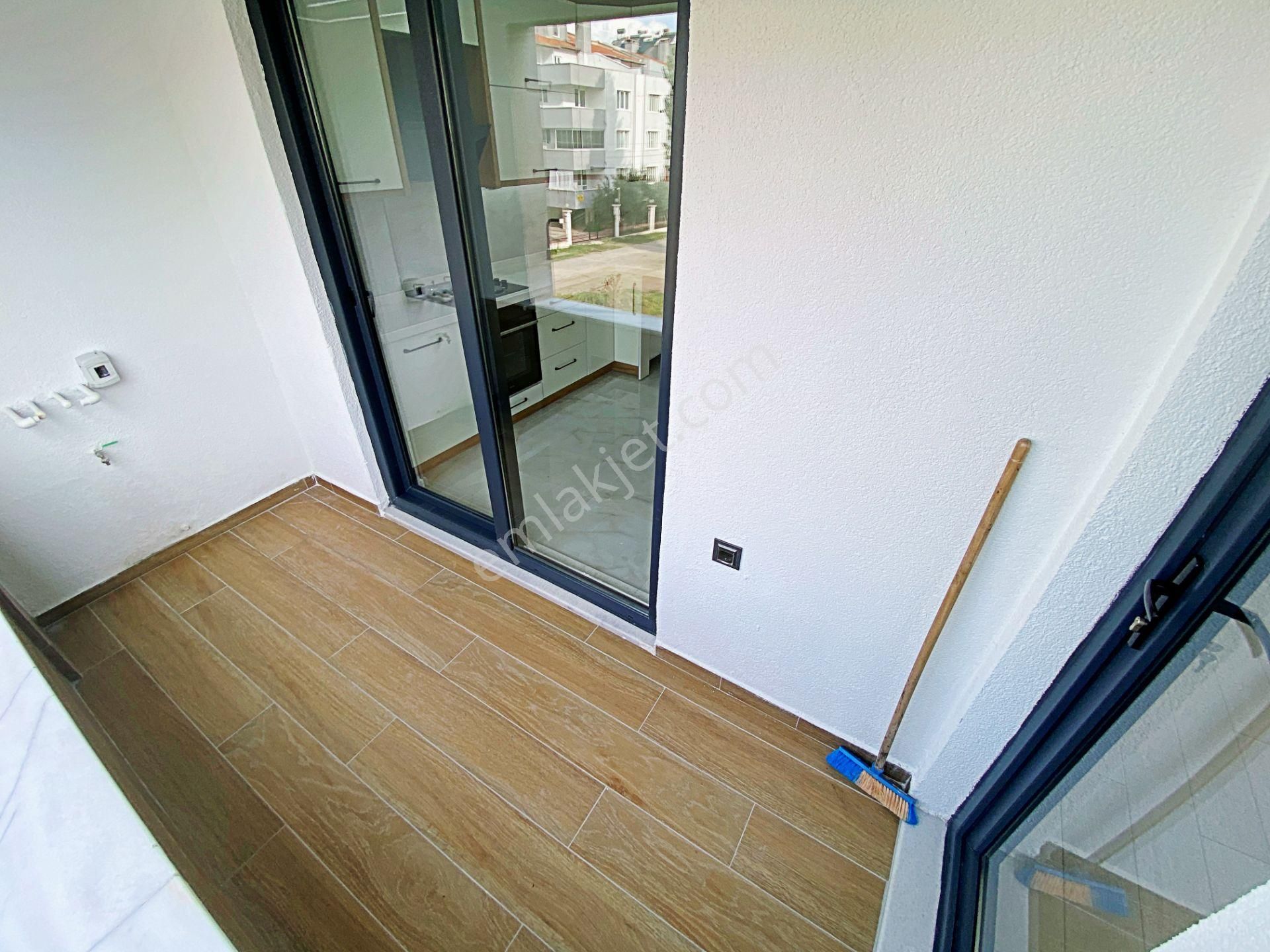🌀gültaş Emlaktan Akçay Altınkumda Satılık 3+1 Ebeveyn Banyolu Otoparklı Daire - Görsel 12