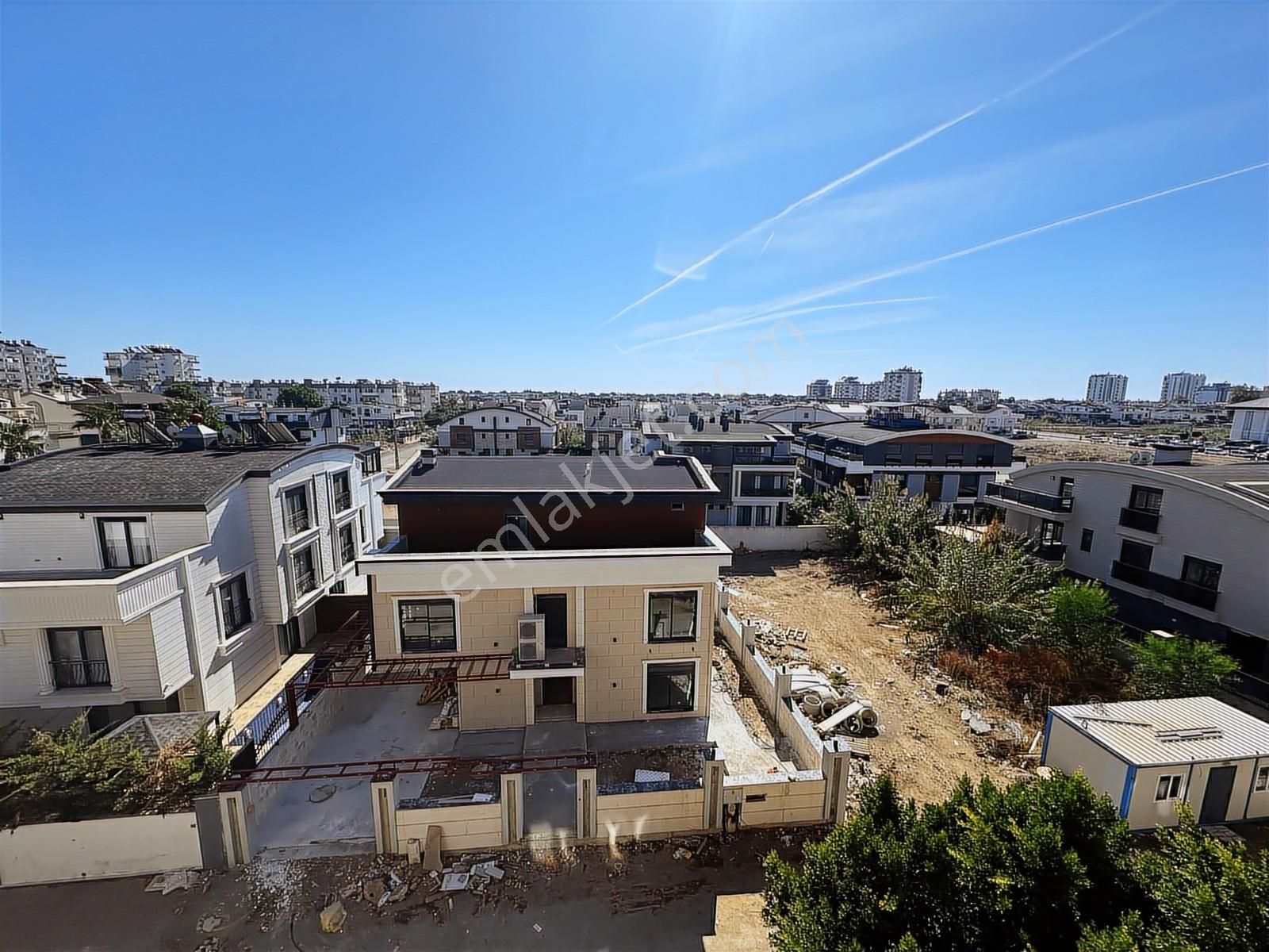 Güzeloba'da Denize Yürüme Mesafesinde 2+1 135 M2 Daire+dükkan - Görsel 2