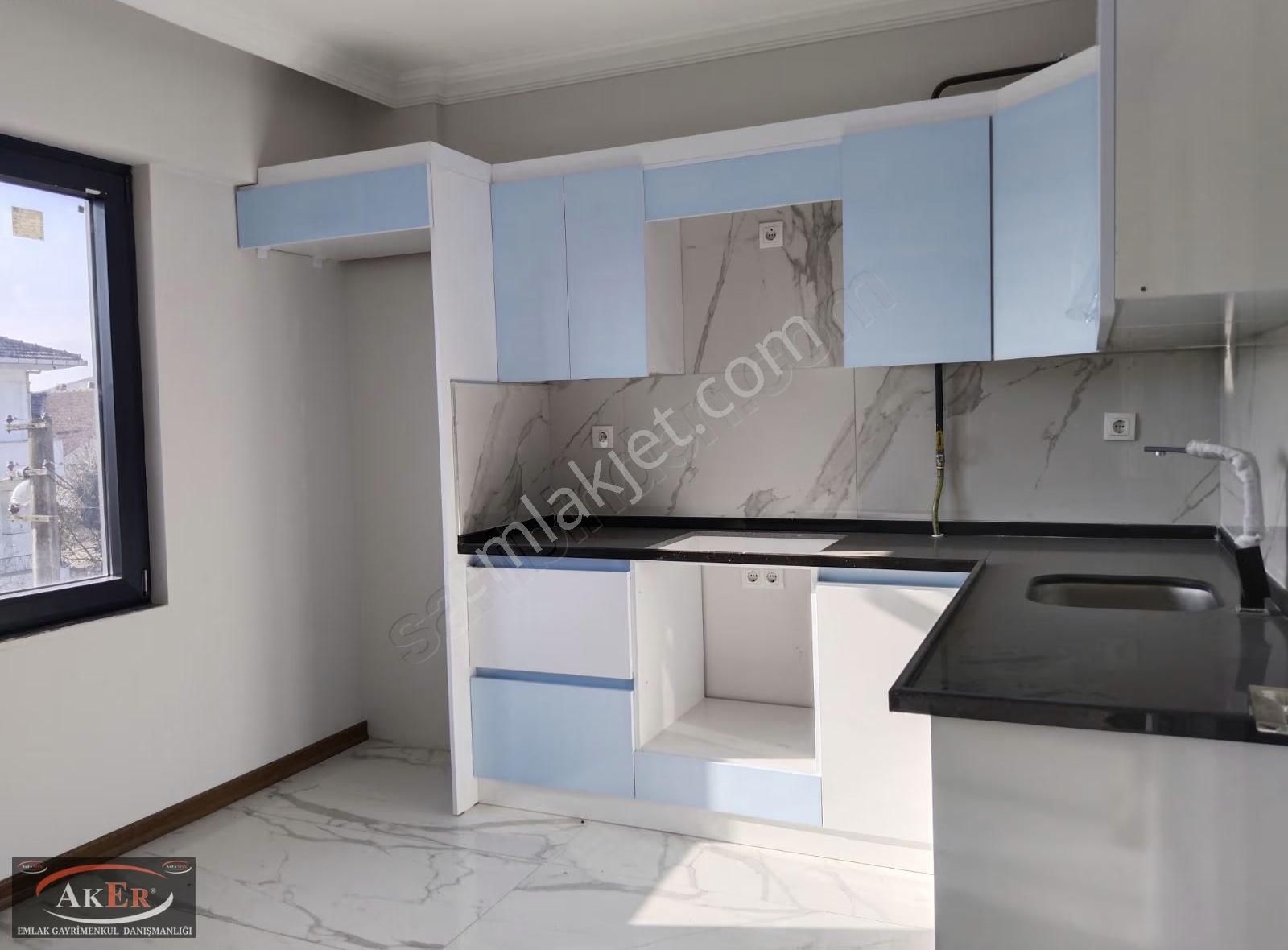 Akermax Gayrimenkul Den Satılık 2+1 Cam Balkon Özel Tasarım - Görsel 5