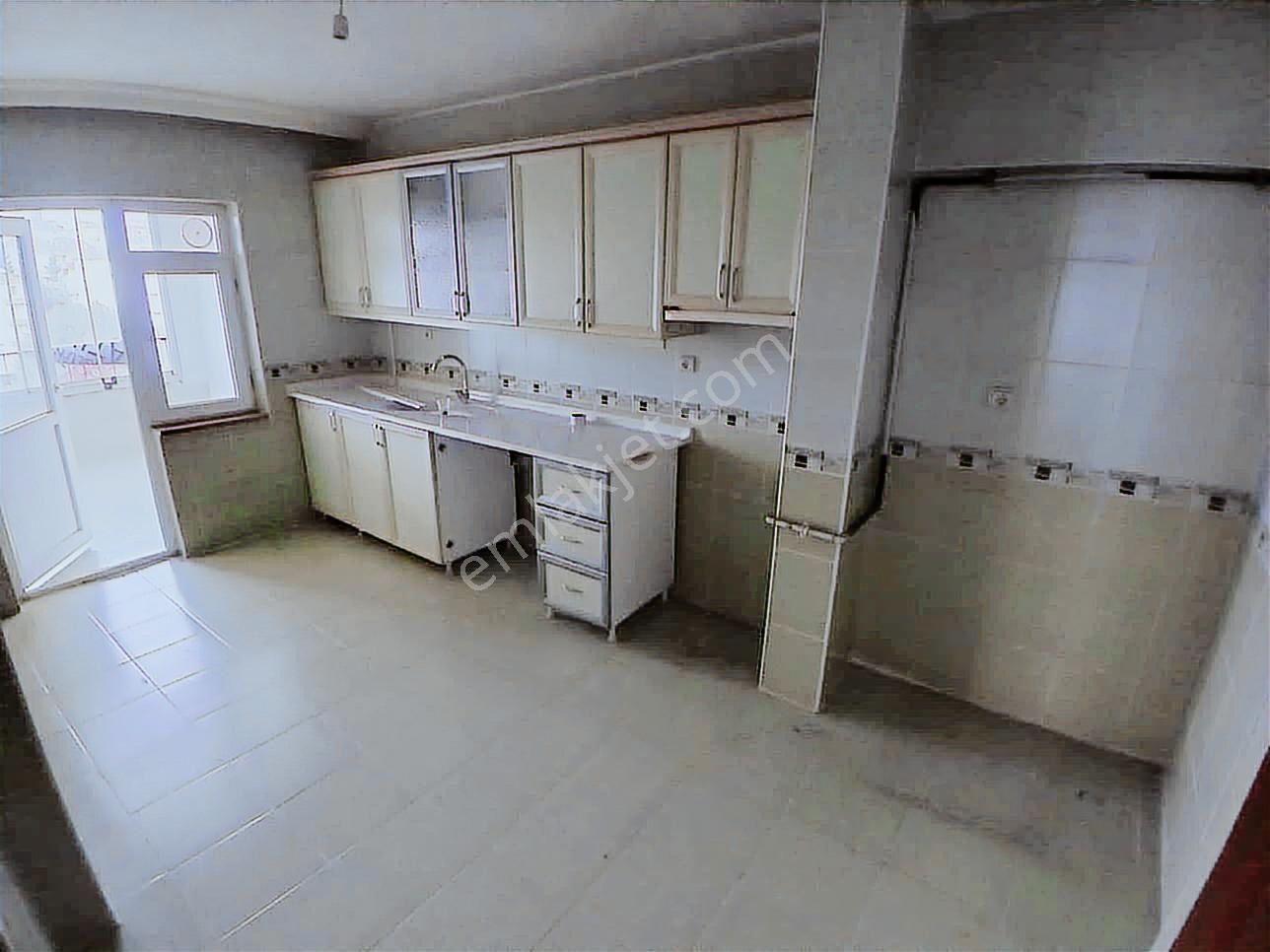 Adres'den Asansörlü Park Cepheli 3+1 Ara Katta Ön Cephe Daire