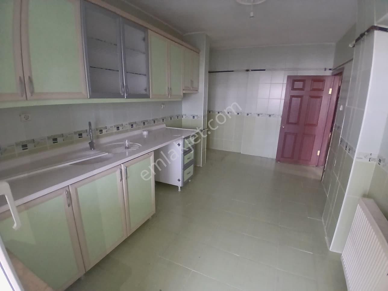 Adres'den Asansörlü Park Cepheli 3+1 Ara Katta Ön Cephe Daire - Görsel 4