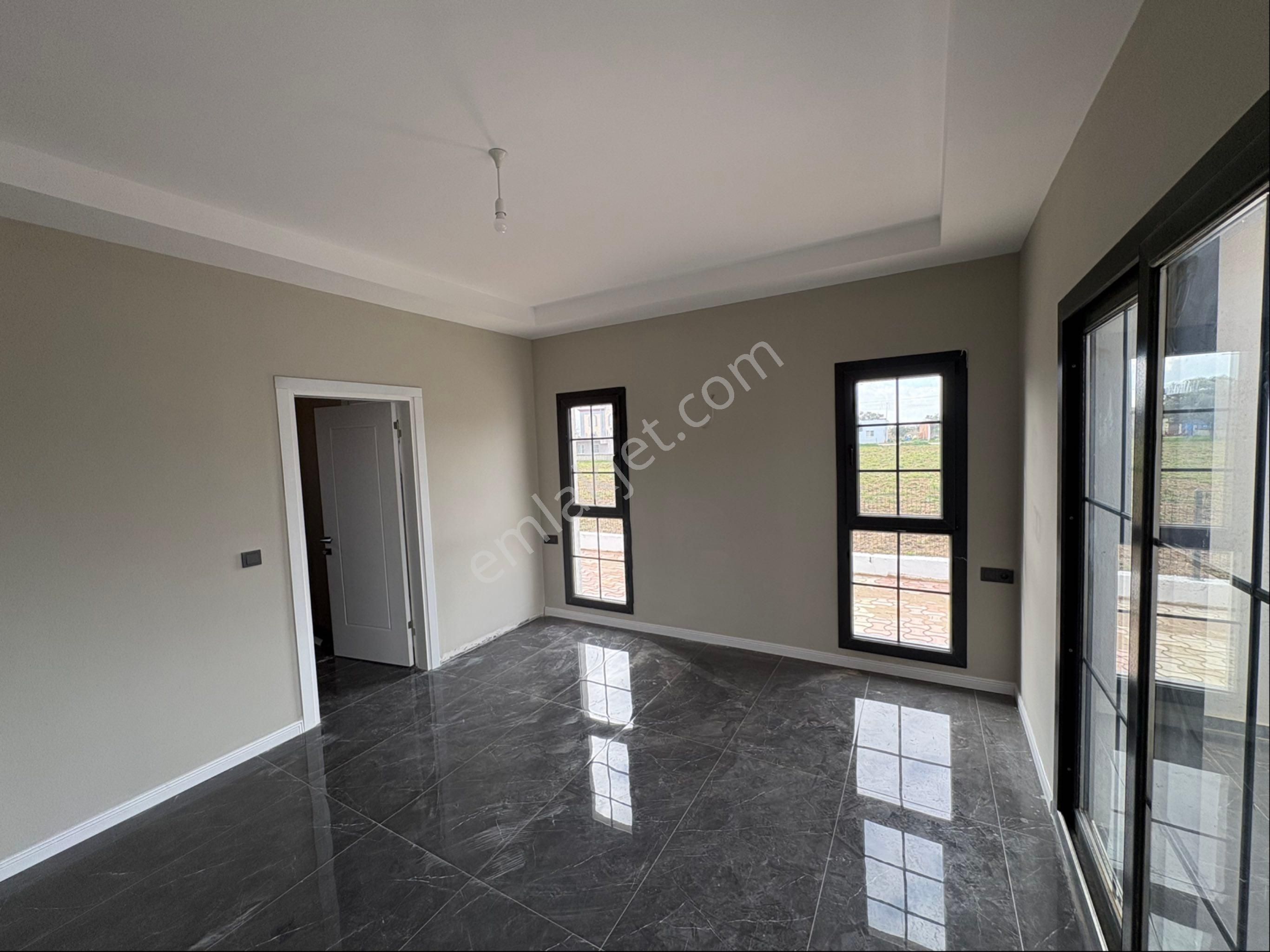 Miray Emlaktan Sevindikli Mahallesinde Satılık 3+1 Villa - Görsel 35