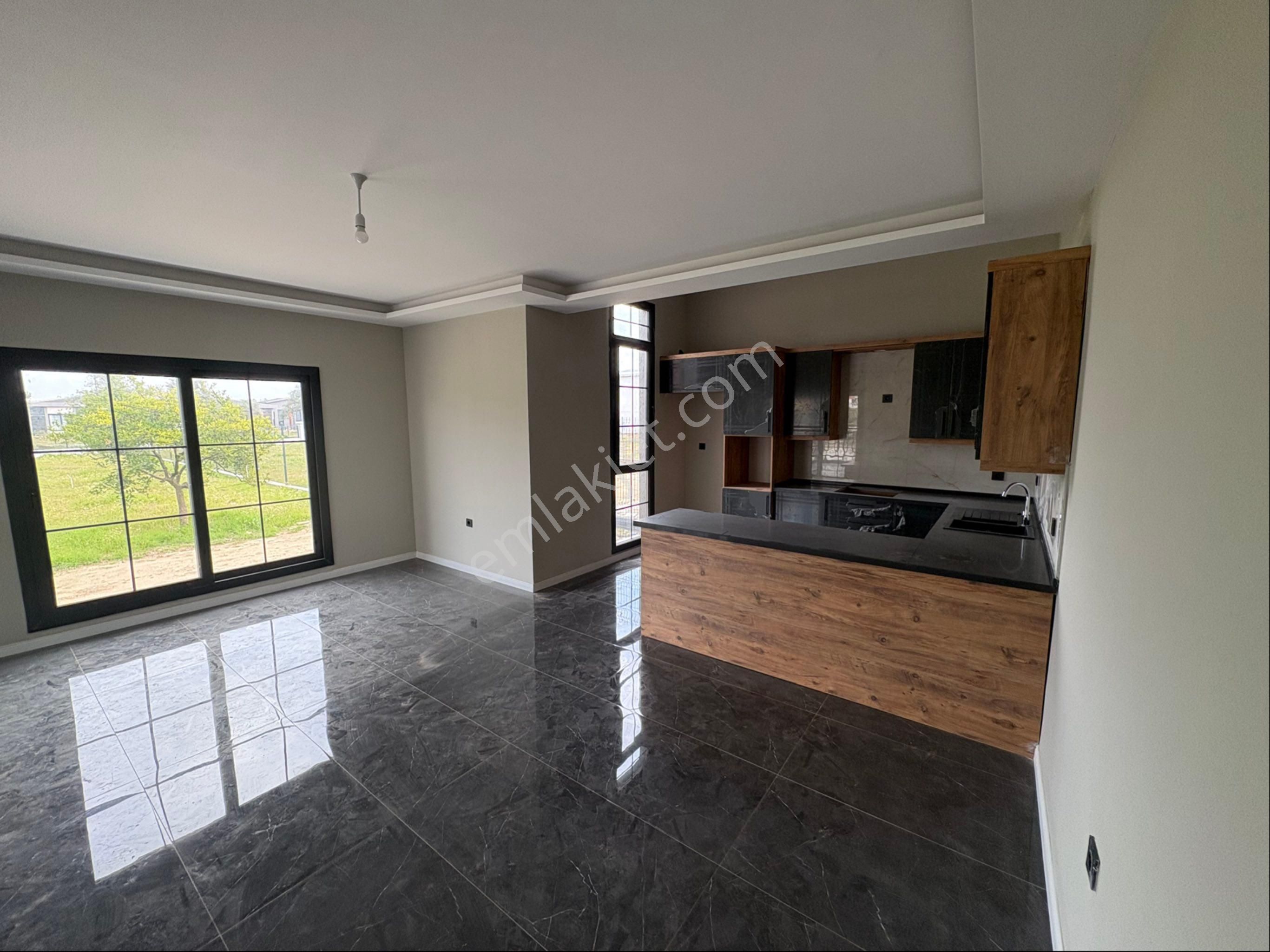 Miray Emlaktan Sevindikli Mahallesinde Satılık 3+1 Villa - Görsel 17