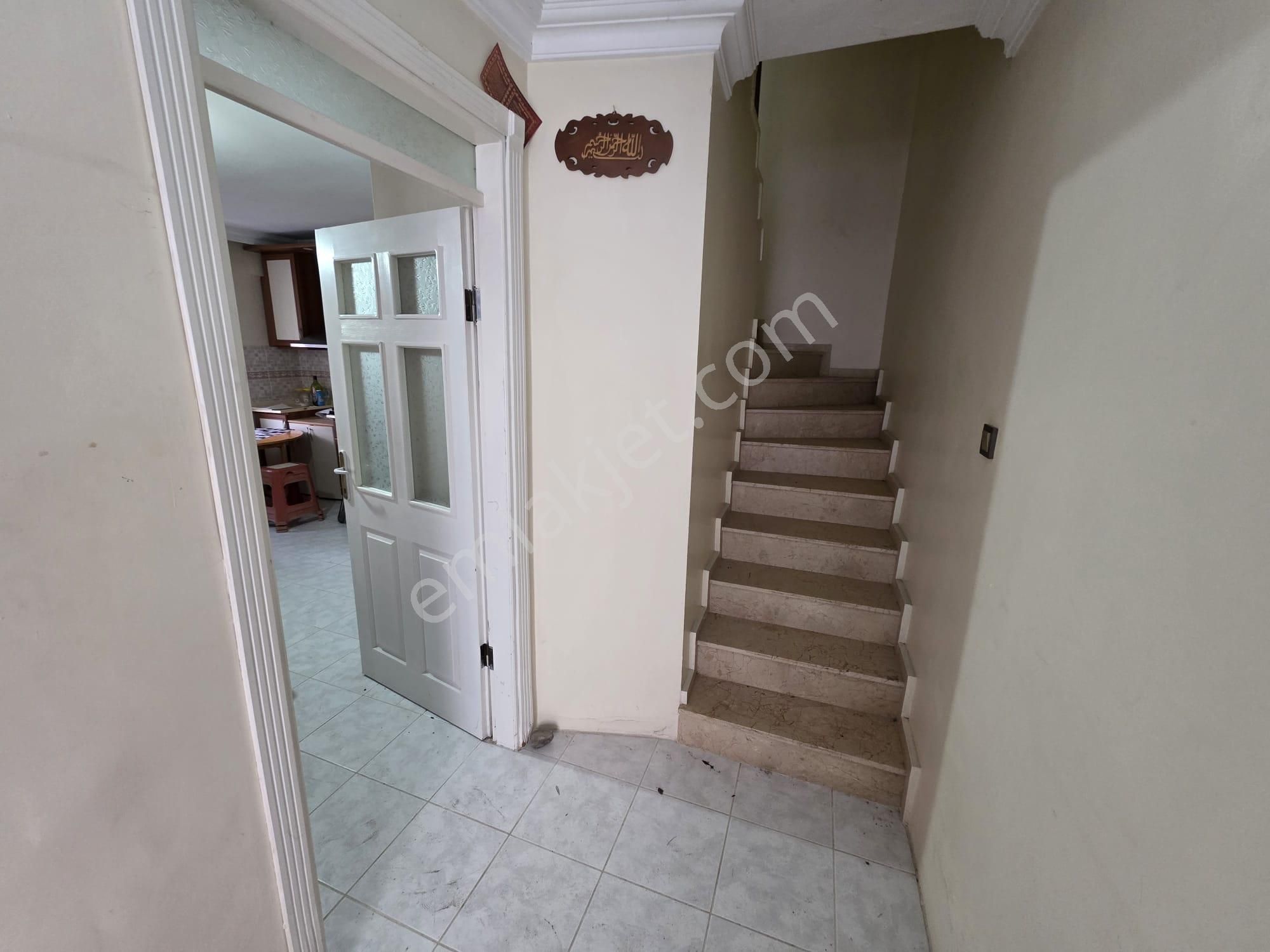 Yetkili Irmaksudan Akçay Da 4 Katlı Bahçeli 3+2 Hesaplı Villa - Görsel 7