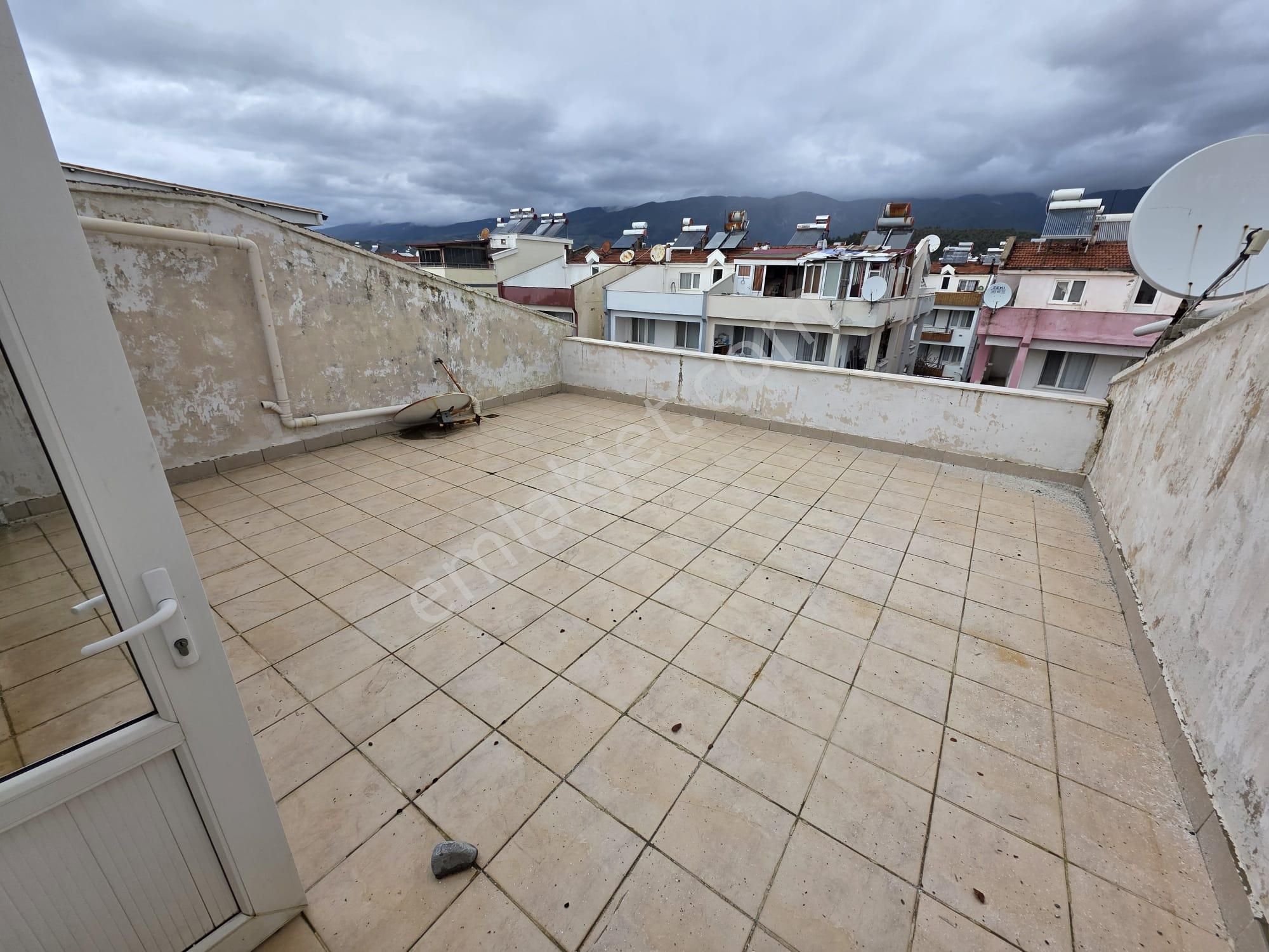 Yetkili Irmaksudan Akçay Da 4 Katlı Bahçeli 3+2 Hesaplı Villa - Görsel 29