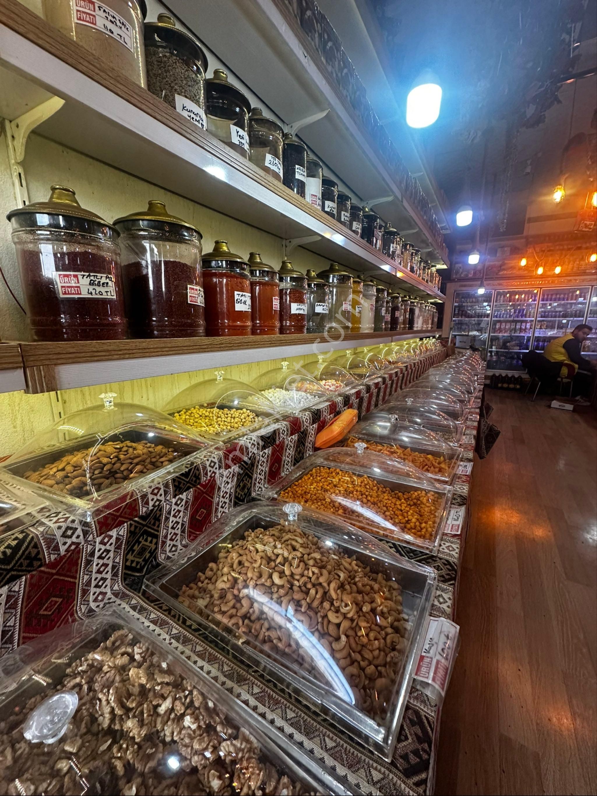 Seyrantepe – Liv Hospıtal Civarıköylü Garajı Karşısıdevren Satılık Kuruyeşim & Aktariye Dükkânı