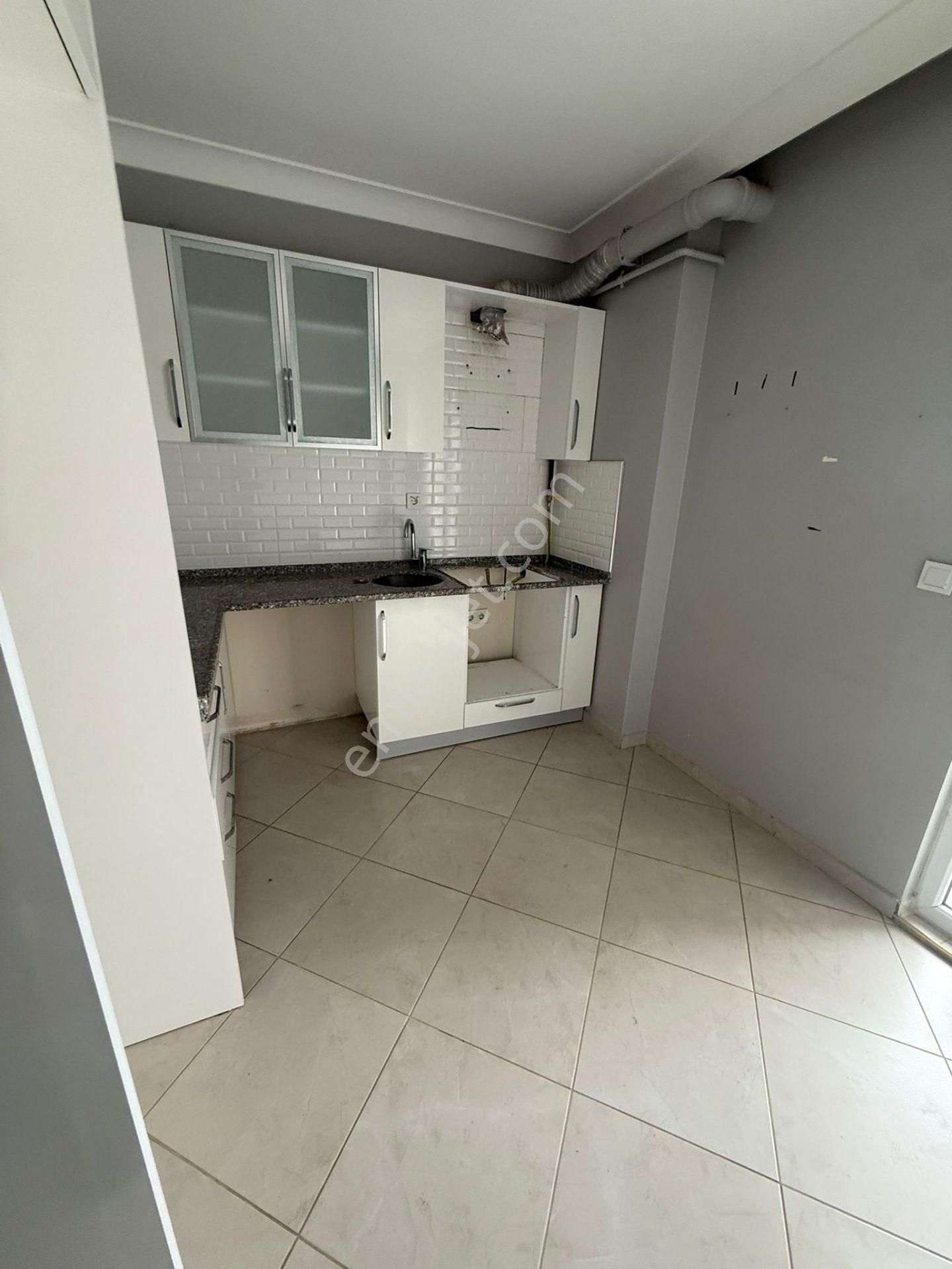 Remax Palas'tan Kartepe Hasanpaşa Mah. 2+1 Satılık Daire - Görsel 13