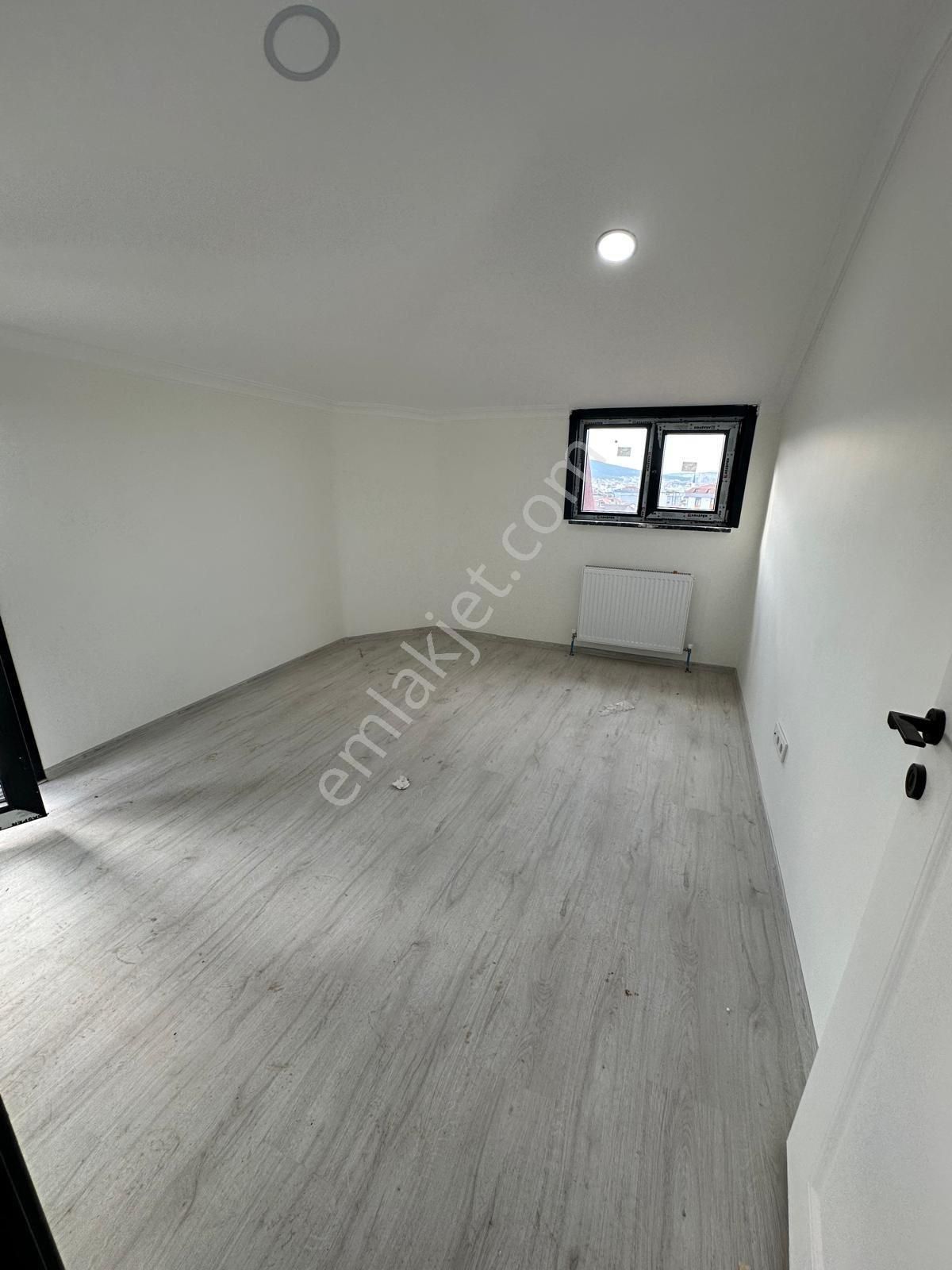 Sultanbeyli Battalgazi Mahallesinde Tapu Masrafsız 6+1 2 Aileye Uygun Çatı Dubleks - Görsel 16