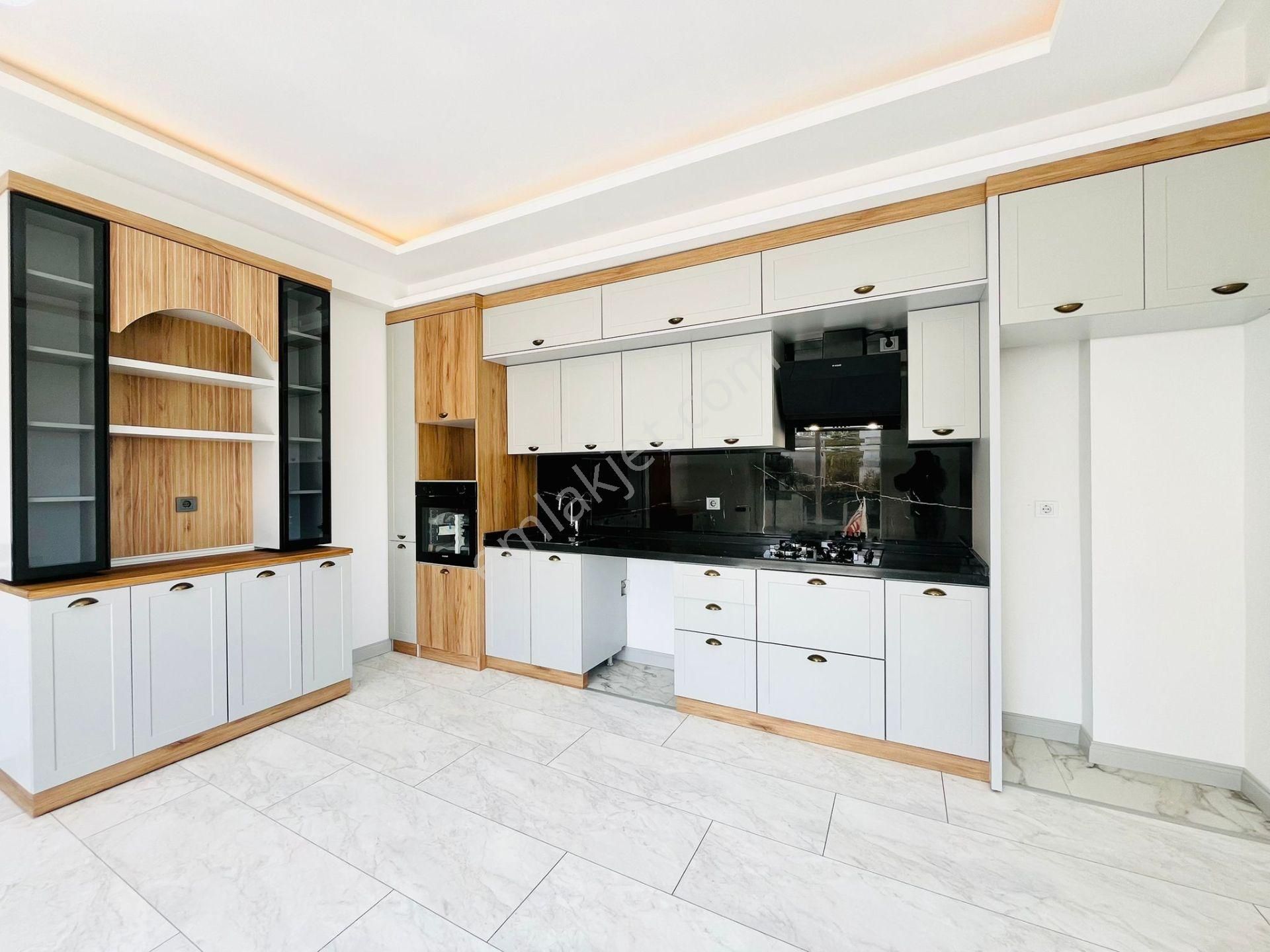 Yükselden Güre'de Satılık Aşık Olacağınız Üç Cepheli Satılık 2+1 Daire!