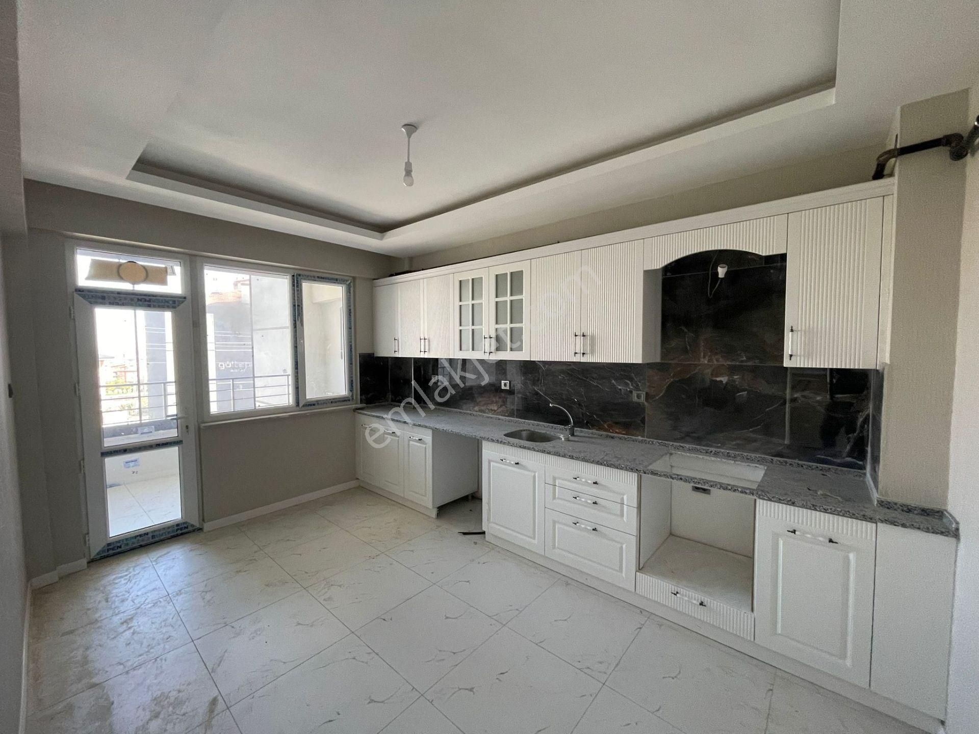 Aktel Gayrimenkulden Sellahattin Eyyubi Mallhasinde Satılık 3+1 Daire