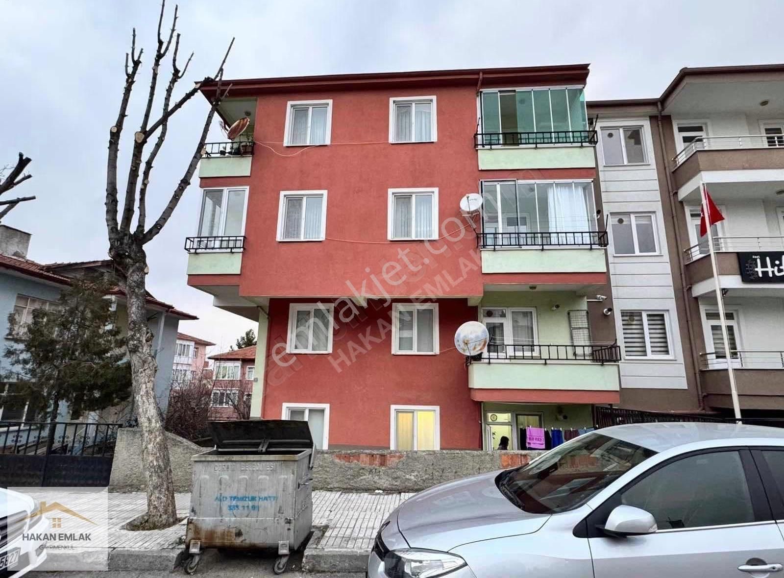 Hakan Emlaktan Cumartesi Pazarı Civarında Yapılı 3+1 Daire - Görsel 6