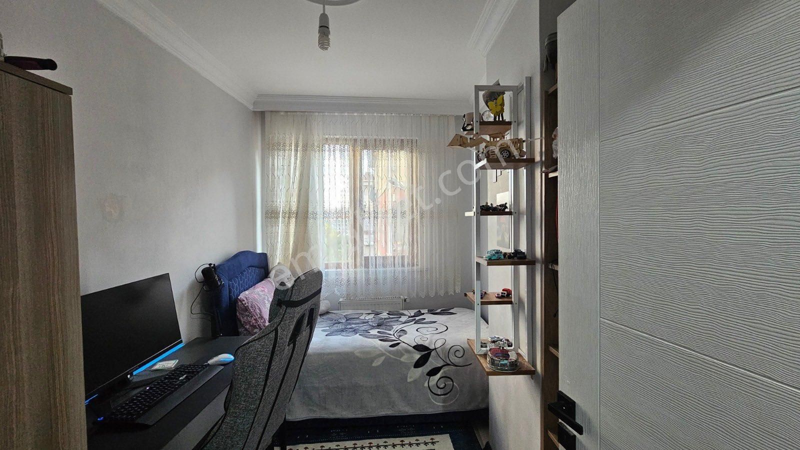 Sancaktepe Abdurrahman Gazi Mahallesi'nde M5 Metro Hattına Köşe İskanlı Arakat Daire - Görsel 5