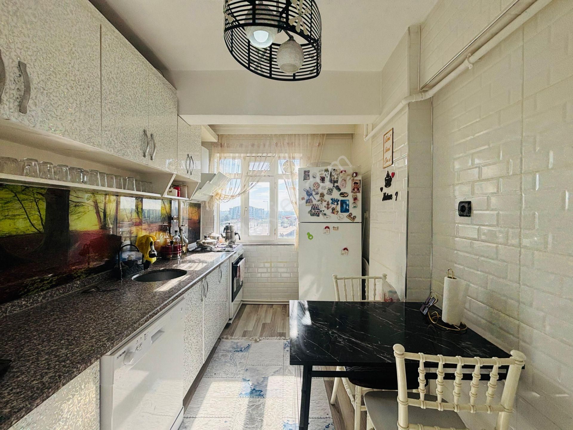 Güven'den Tepe Yolu Üstünde Cadde Yanı Ara Kat 2+1 Daire - Görsel 5