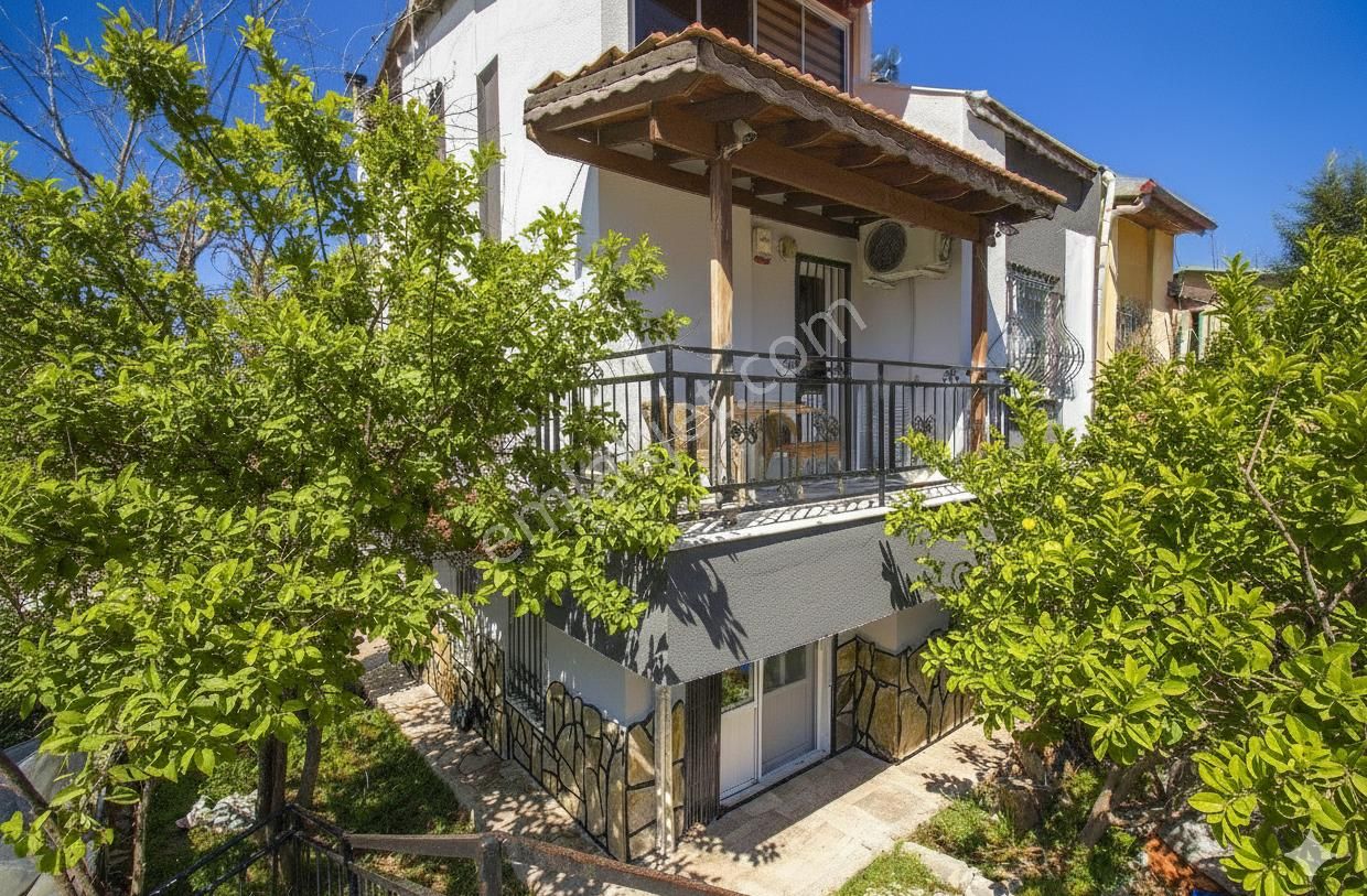 Smyrna Team' Den, Kuşadası Karaova' Da Deniz Manzaralı Havuzlu 4+1 Villa