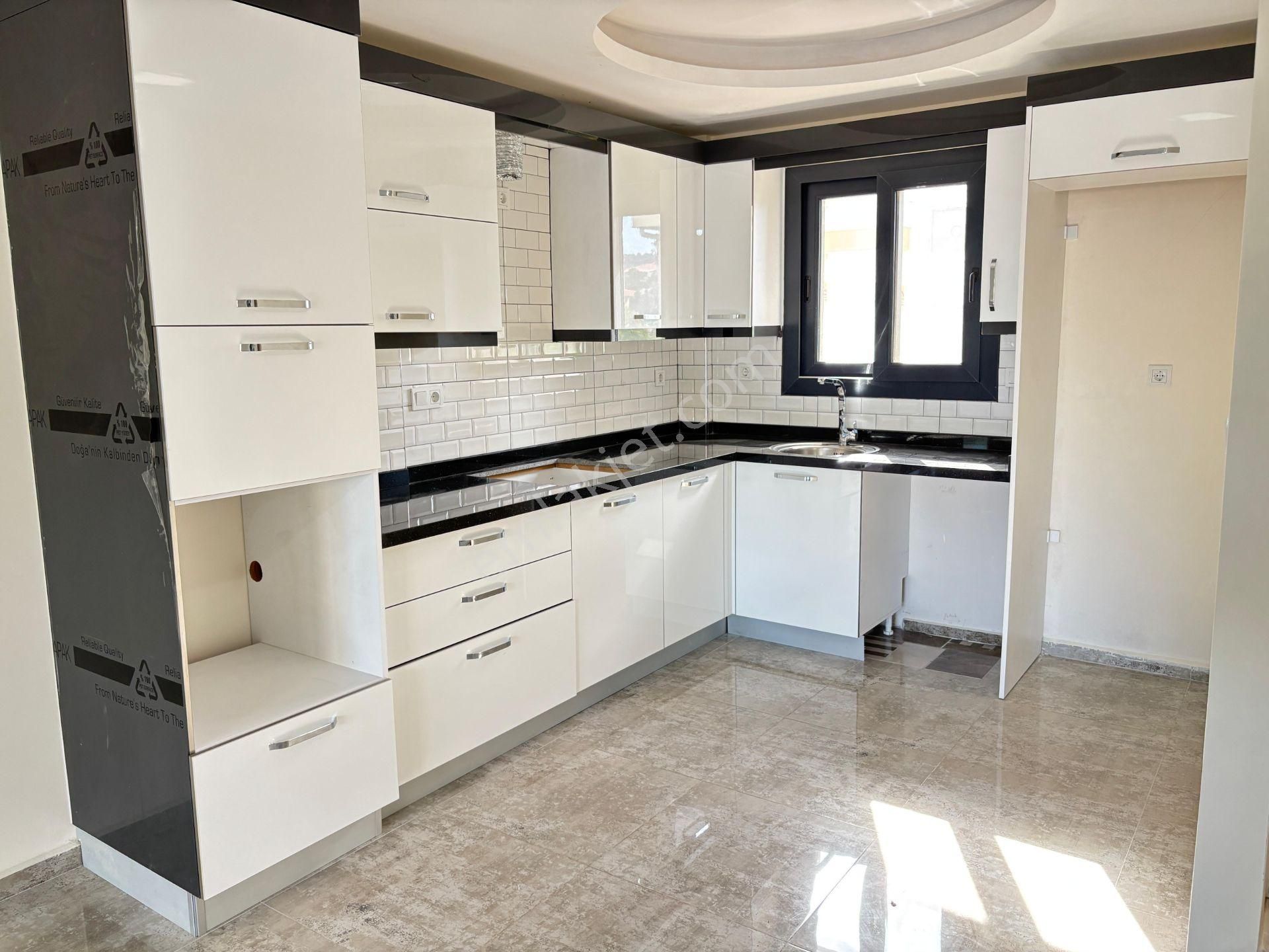 İzmir Seferihisar Doğanbey'de Plaja 500 M Otoparklı Bahçeli 3+1 Satılık Villa - Görsel 24