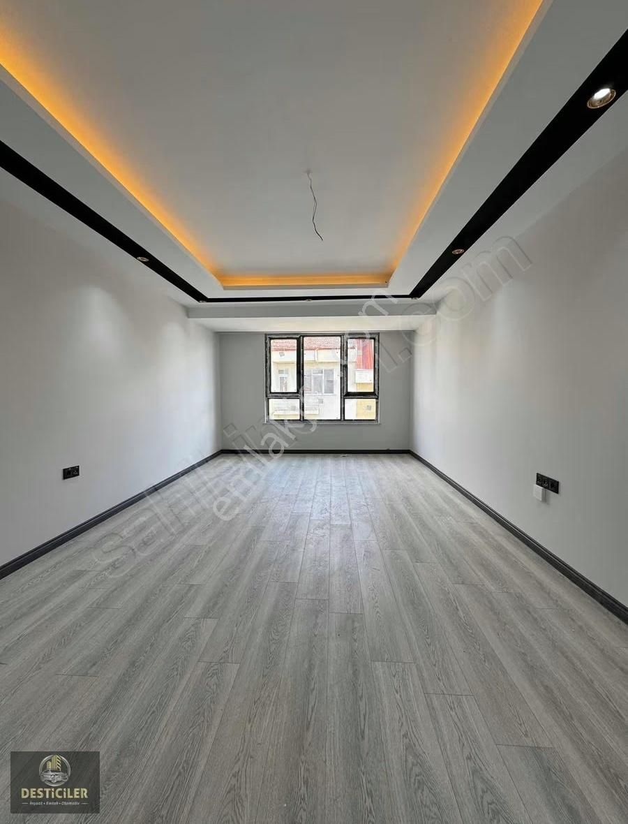 Eı-çamlıca Kapalı Pazar Yakını 2+1 Satılık Daire