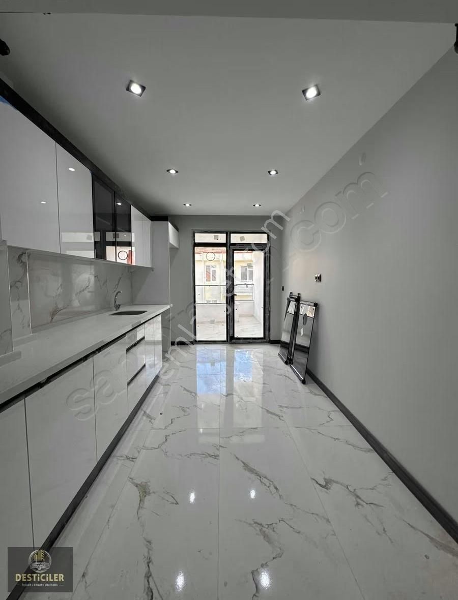 Eı-çamlıca Kapalı Pazar Yakını 2+1 Satılık Daire - Görsel 15