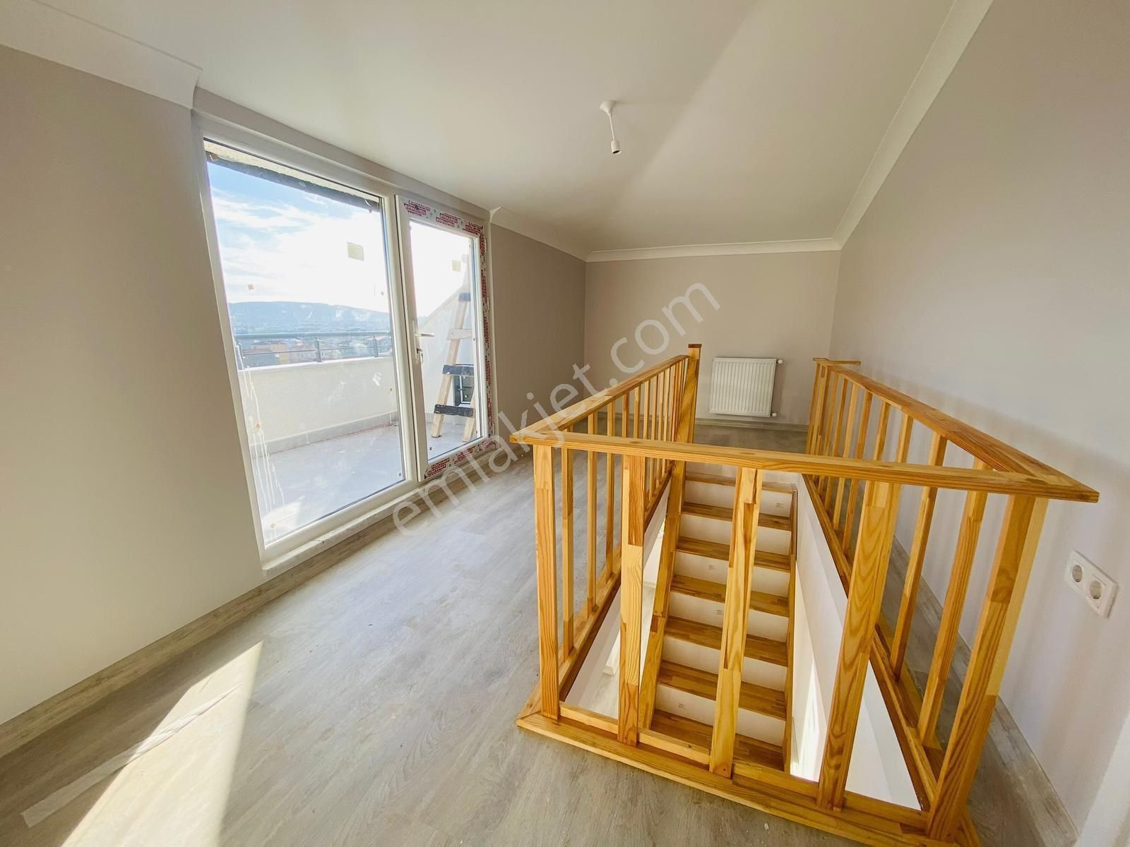 Sultanbeyli Devlet Hastanesi'nde Köşe İskanlı 3 + 1 135m2 Çatı Dubleks Daire - Görsel 2