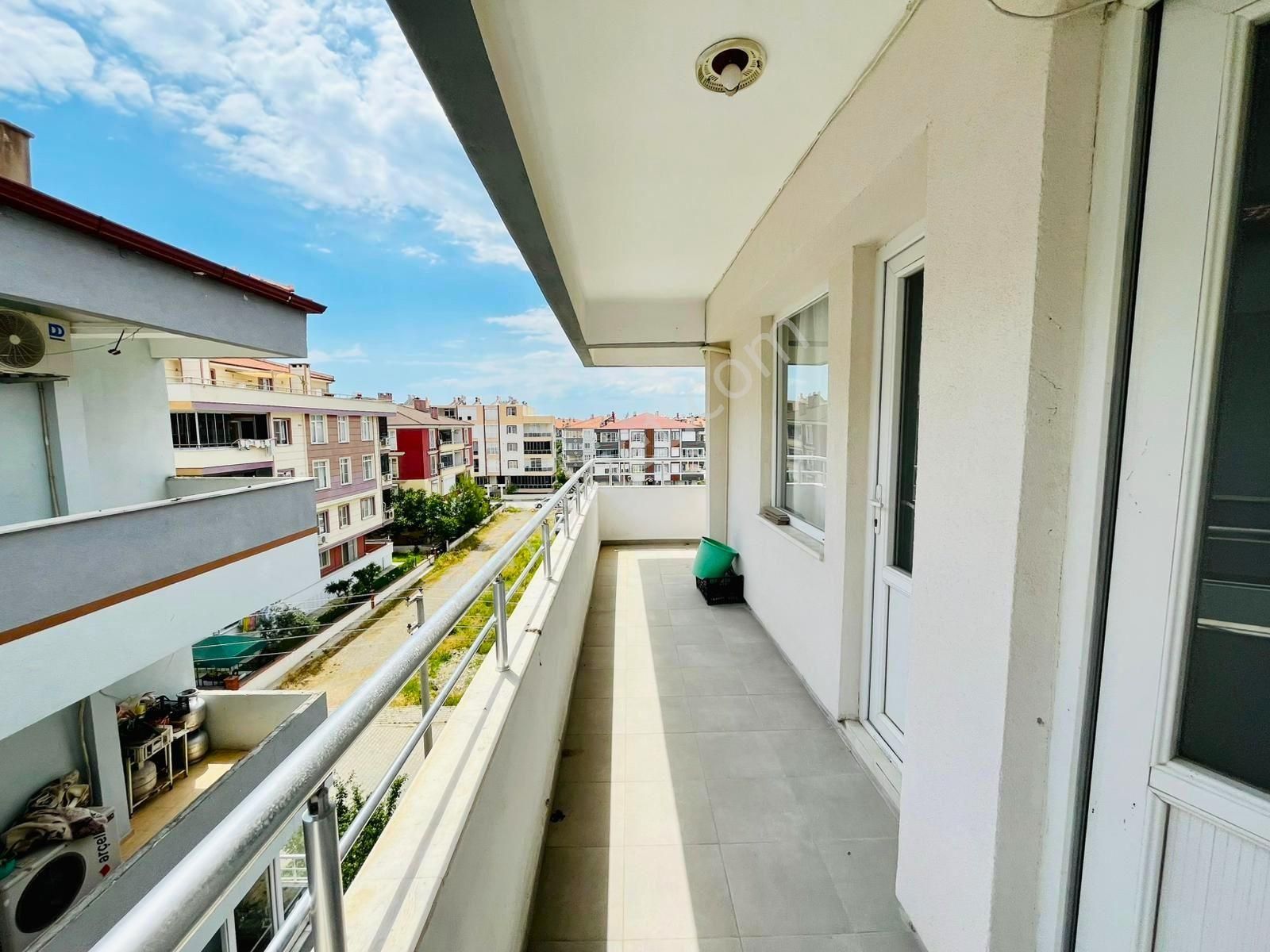 Yükselden Tek Yetkili Fırsat Ön Cephe Geniş Satılık 2+1 Daire - Görsel 14