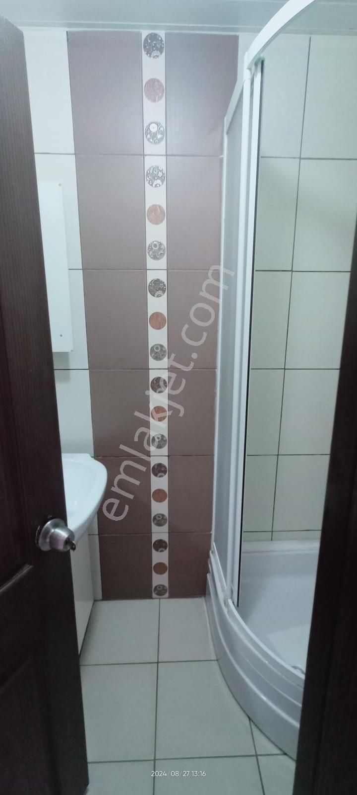 Yenibağlar Üniversite Yakını Kombili Kiralık 1+1 Apart Daire - Görsel 11