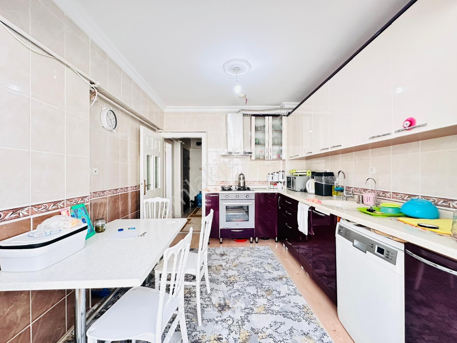 Nam-ak Emlak'tan Fatih Mah. Köşe Başı Orta Kat 3+1 Daire - Görsel 4