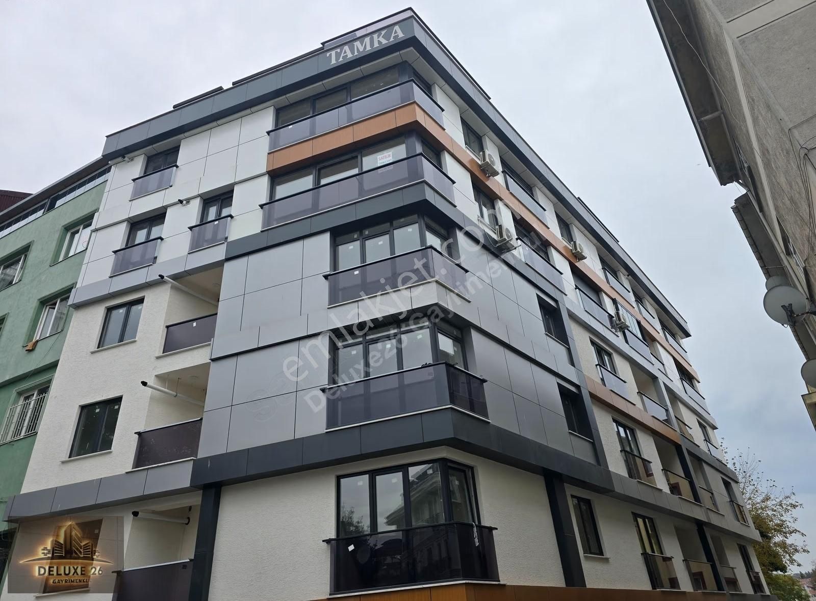 Deluxe 26 'dan Sıfır Binada İskeleye 5 Dk 2+1 75 M2 Fırsat Daire