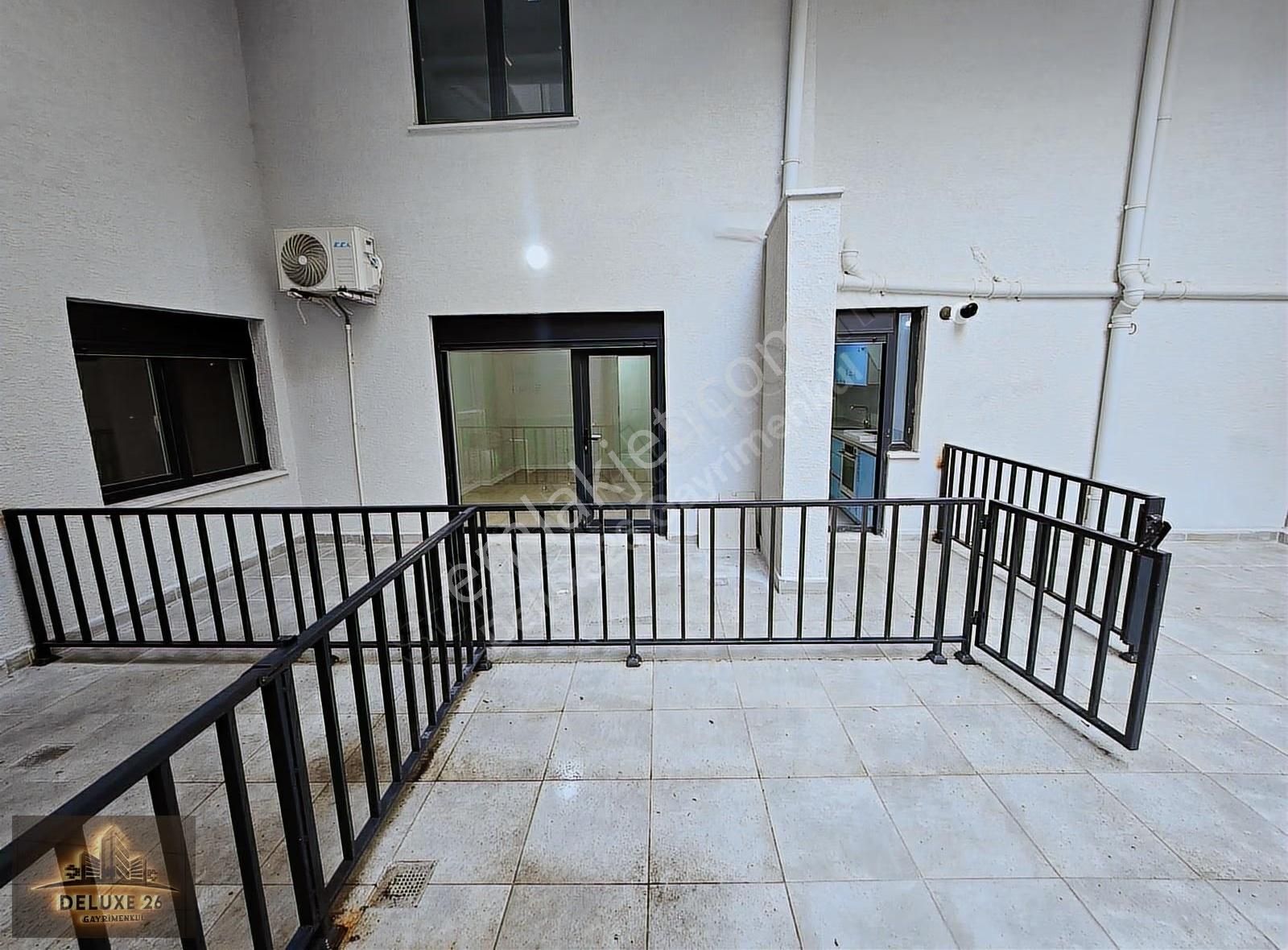 Deluxe 26 ' Dan Sıfır Binada Bahçeli Asansörlü 1+1 80 M2 Daire