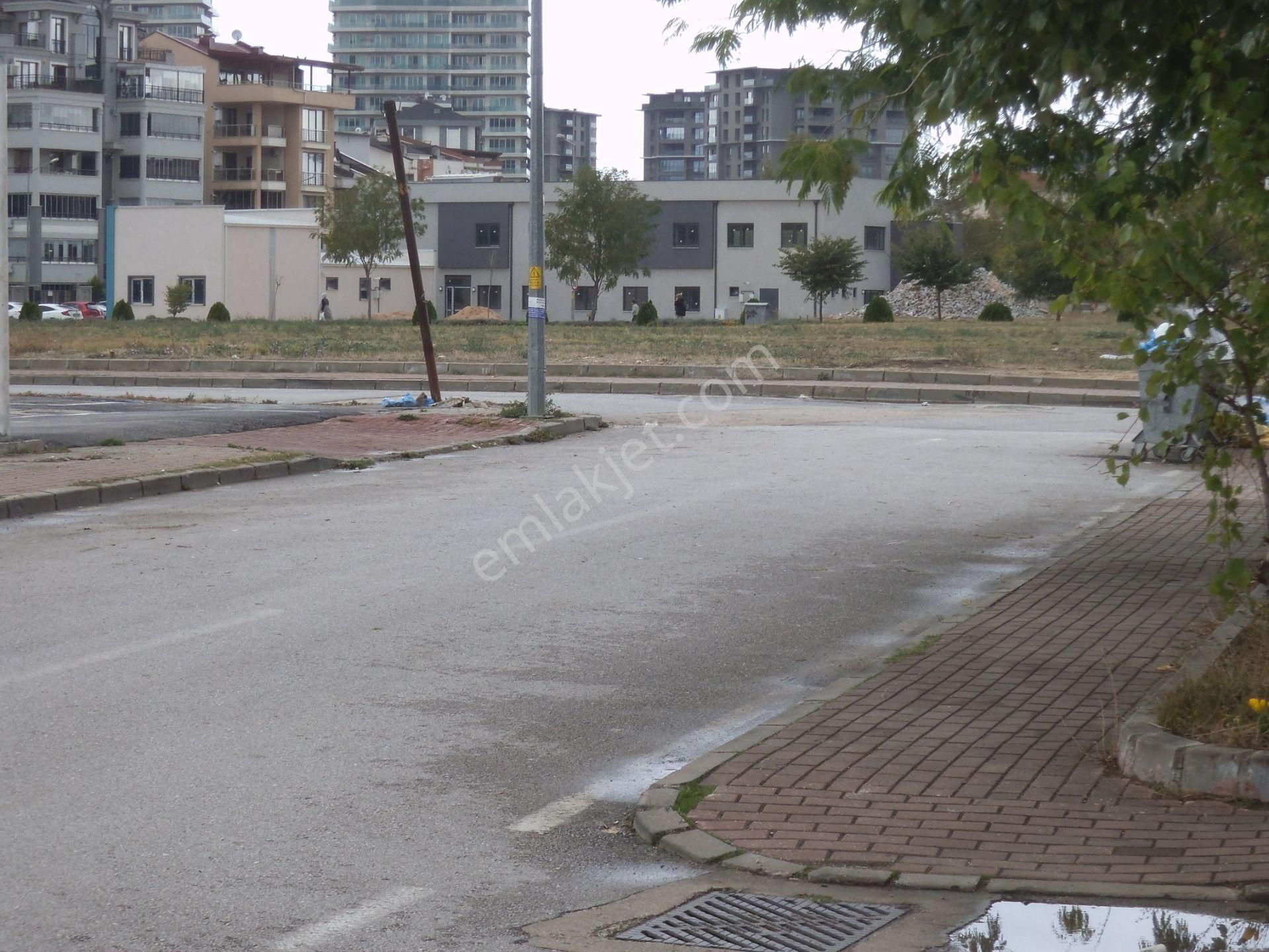 Yeni Yapılan Aile Hekimliği Karşısı Pazar Yeri Yanı Köşesi Kiralık - Görsel 16