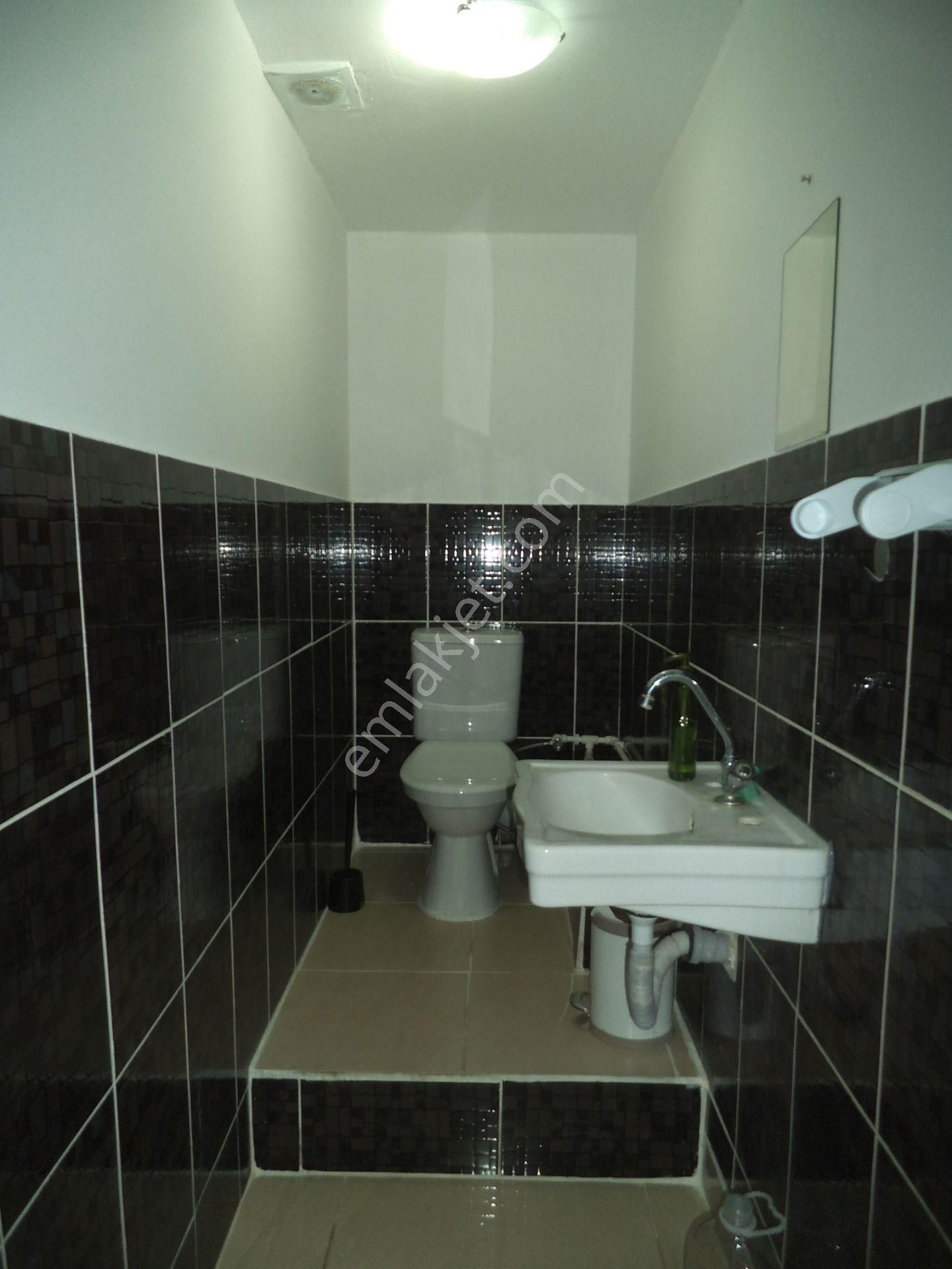 Yeni Yapılan Aile Hekimliği Karşısı Pazar Yeri Yanı Köşesi Kiralık - Görsel 8