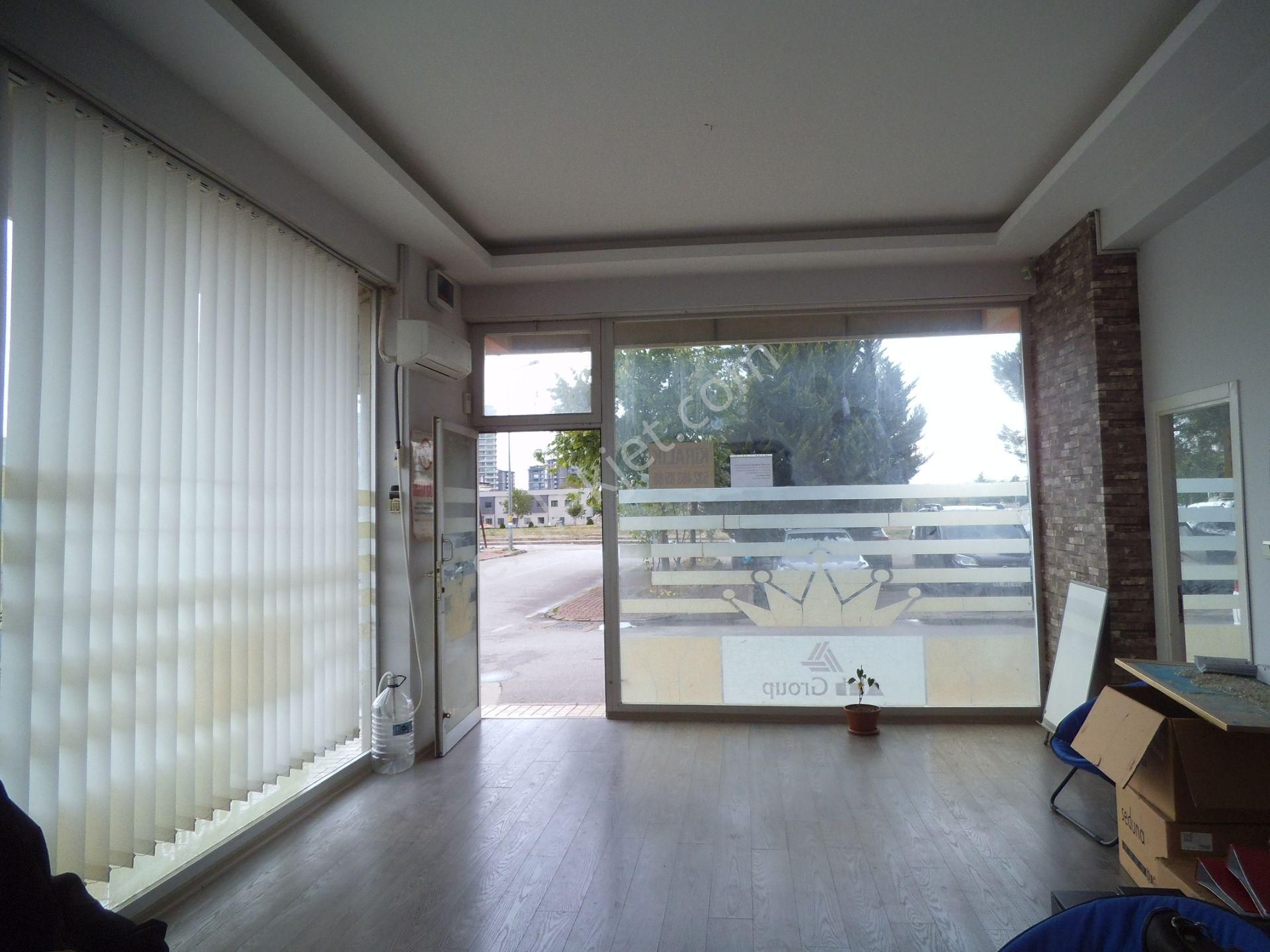 Yeni Yapılan Aile Hekimliği Karşısı Pazar Yeri Yanı Köşesi Kiralık