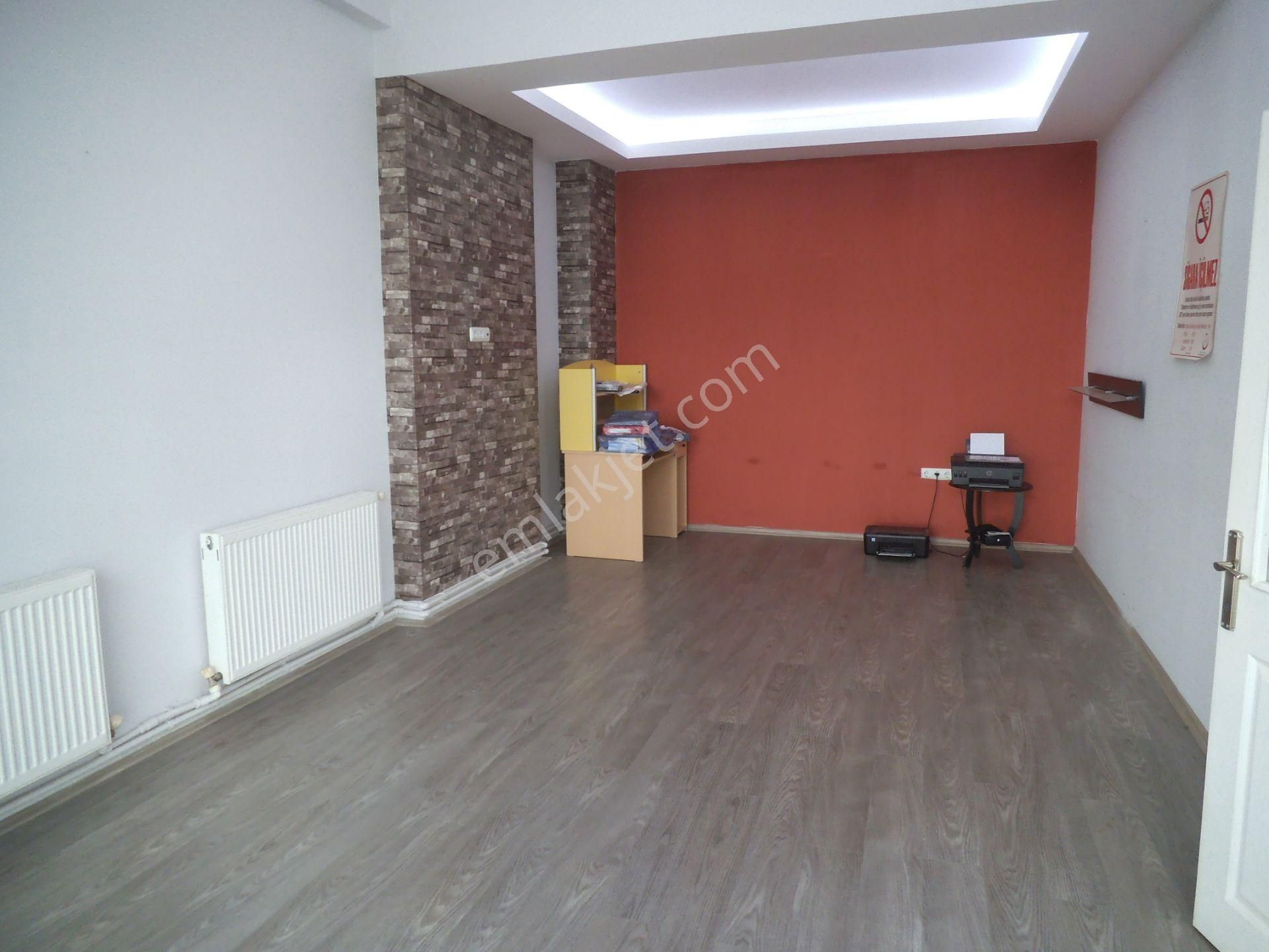 Yeni Yapılan Aile Hekimliği Karşısı Pazar Yeri Yanı Köşesi Kiralık - Görsel 3