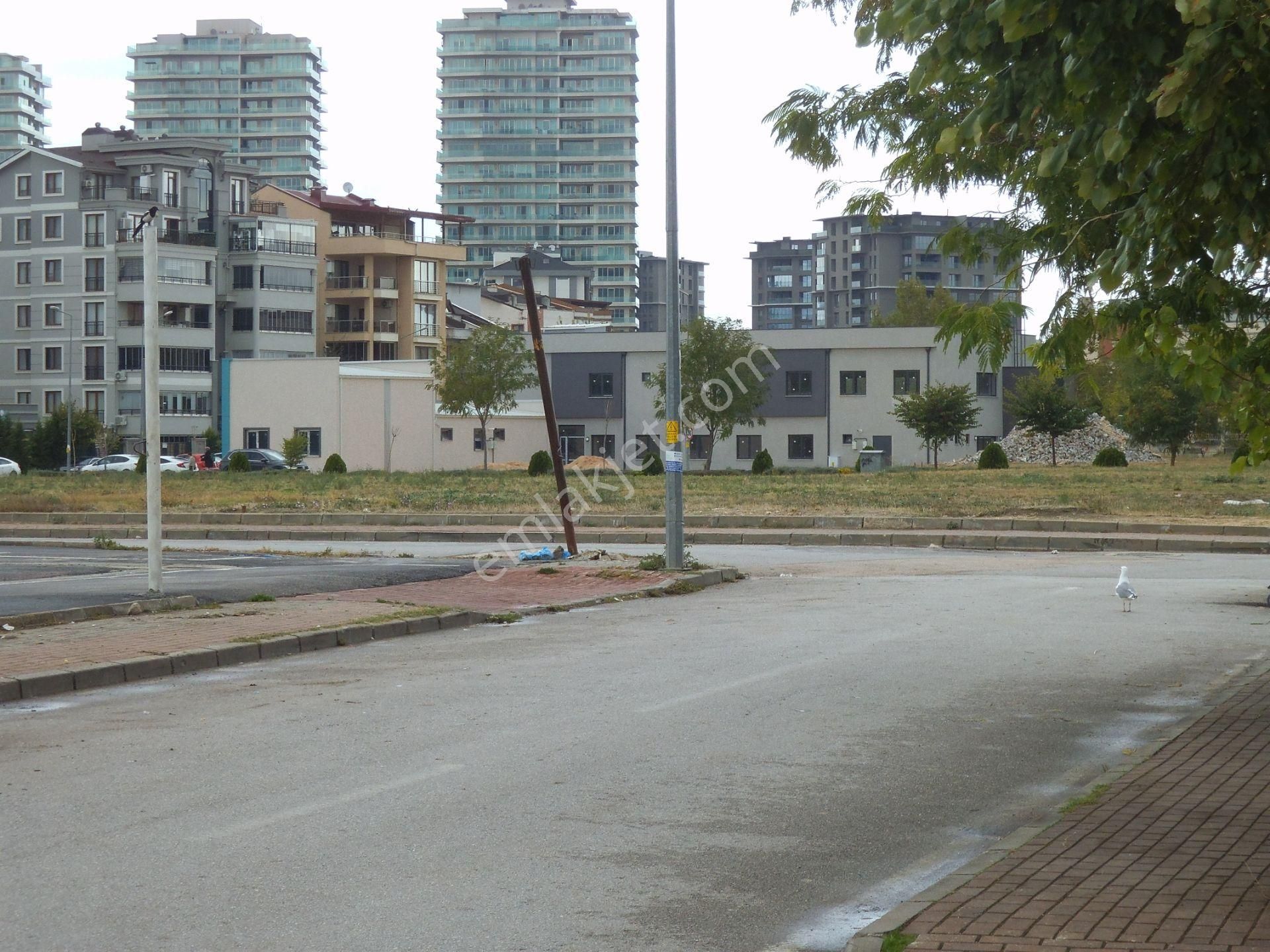 Yeni Yapılan Aile Hekimliği Karşısı Pazar Yeri Yanı Köşesi Kiralık - Görsel 18