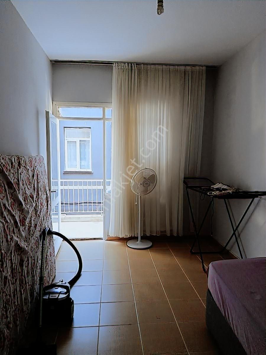 Kuşimato'da Geniş Kiralık Daire - Görsel 2