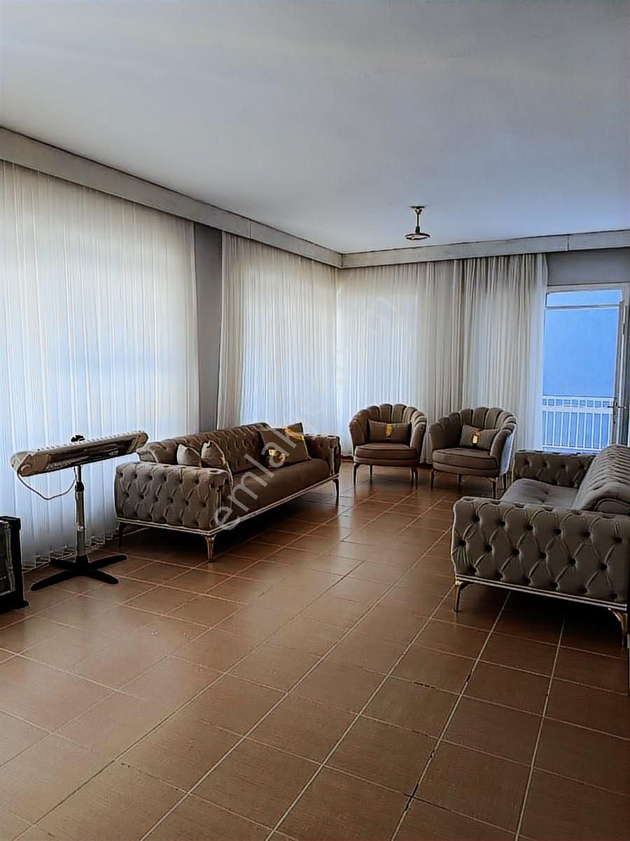 Kuşimato'da Geniş Kiralık Daire - Görsel 10