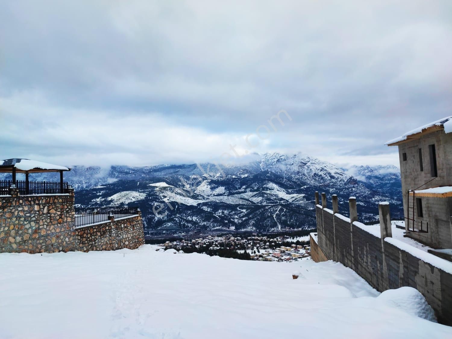 Kar Emlaktan Yenikonacık Bozkırlı Mevkiinde Uç 1 Dönüm Satılık Arsa - Görsel 28
