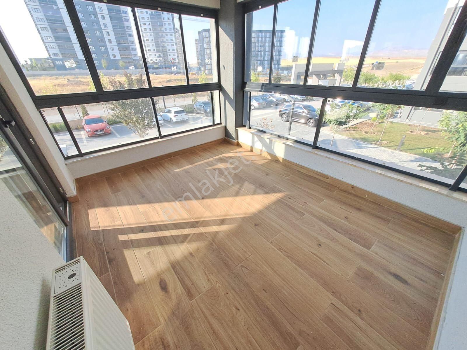 Cumhuriyet Mahallesi Zirveden Batı Konutları Kiralık 4+1 Daire - Görsel 19