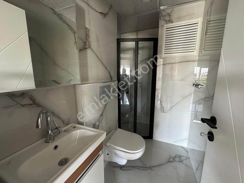 Ayanoğlu Mahallesinde Tramvaya Yakın 2+1 İskanlı Kullanışlı Daire - Görsel 14