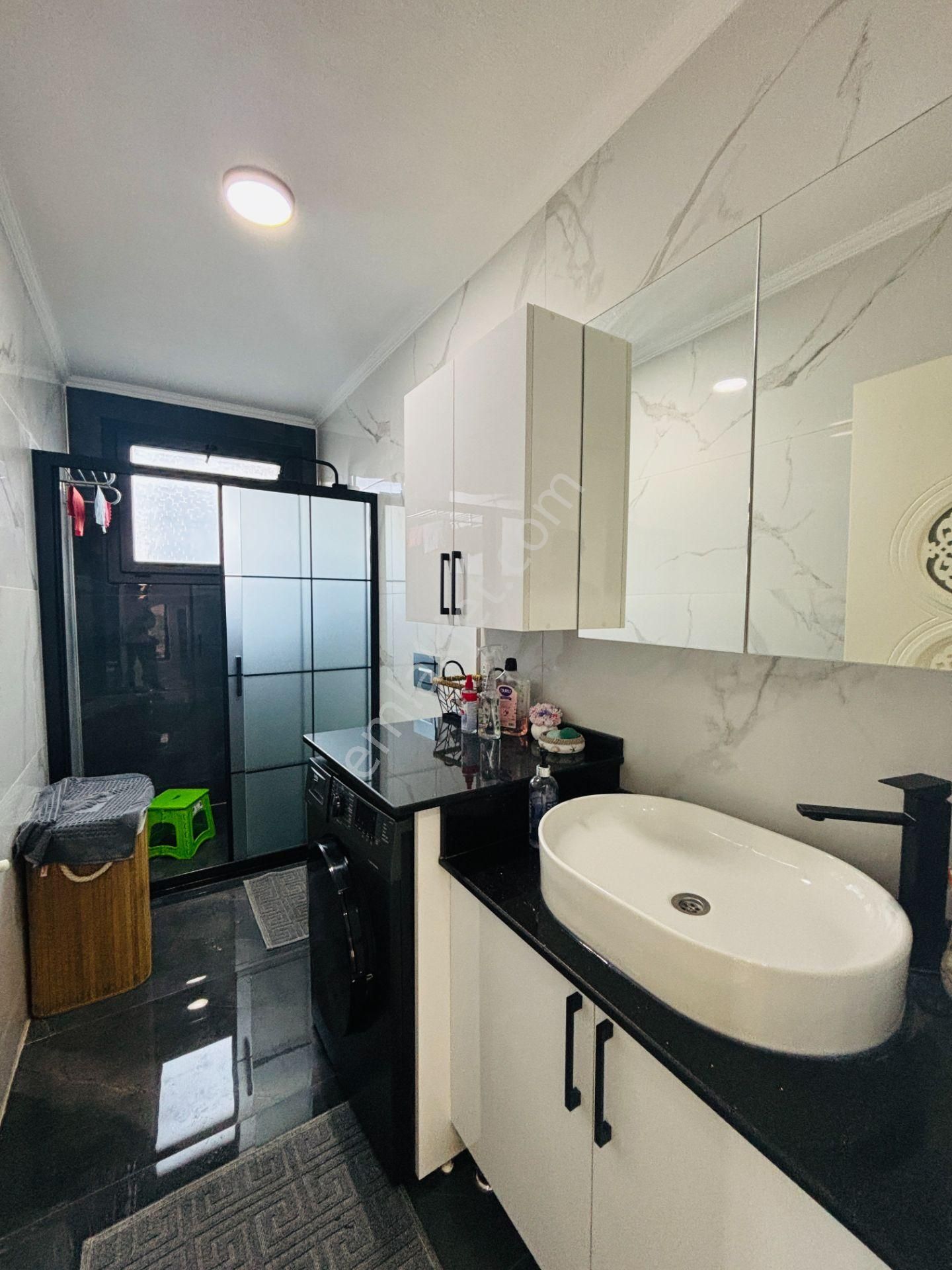 İzmir Seferihisar Atatürk Mahallesi’nde Eşyalı Deniz Manzaralı Havuzlu 4+2 Tripleks Yazlık Villa - Görsel 20