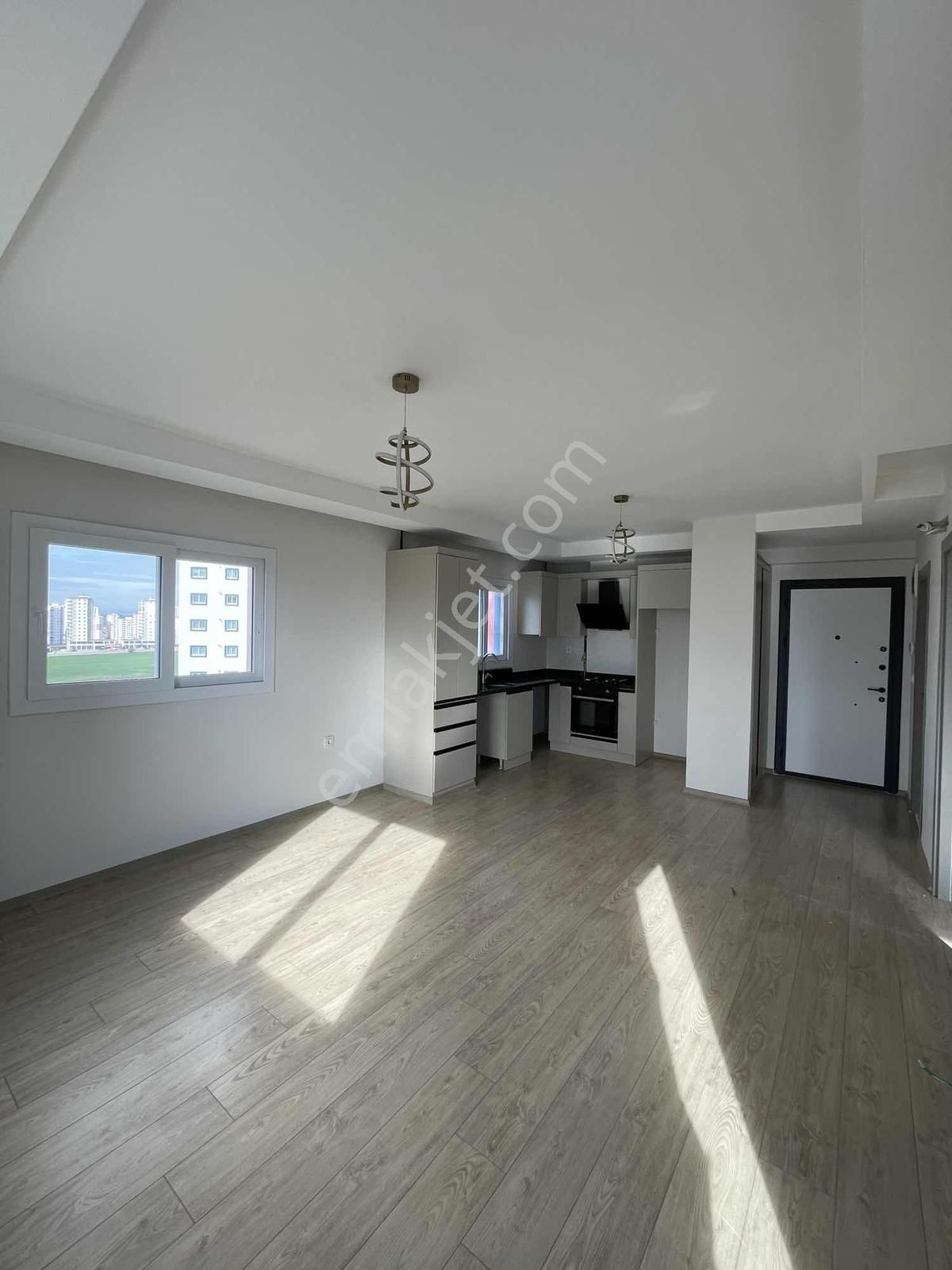 Unıversıte Yanı Lüx Sıtede Dogalgazlı Balkonlu Cok Genıs 1+1 - Görsel 18