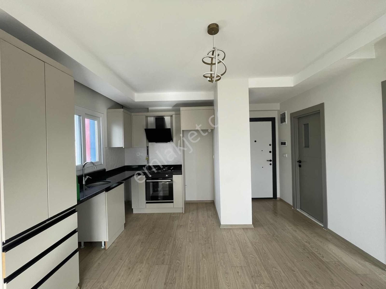 Unıversıte Yanı Lüx Sıtede Dogalgazlı Balkonlu Cok Genıs 1+1 - Görsel 9