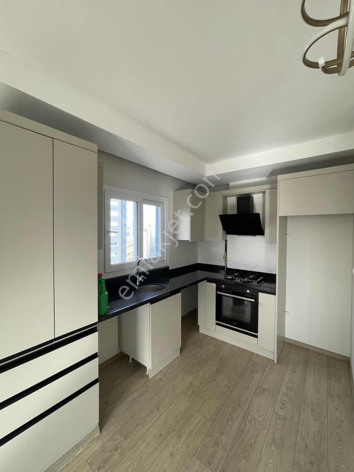 Unıversıte Yanı Lüx Sıtede Dogalgazlı Balkonlu Cok Genıs 1+1 - Görsel 23