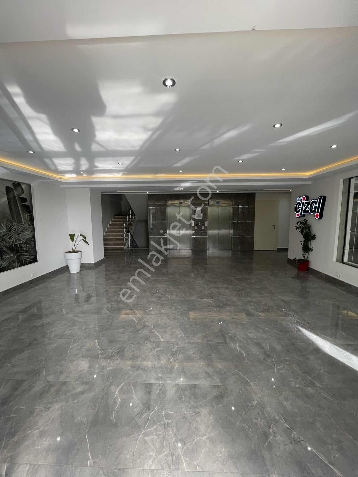 Unıversıte Yanı Lüx Sıtede Dogalgazlı Balkonlu Cok Genıs 1+1 - Görsel 25