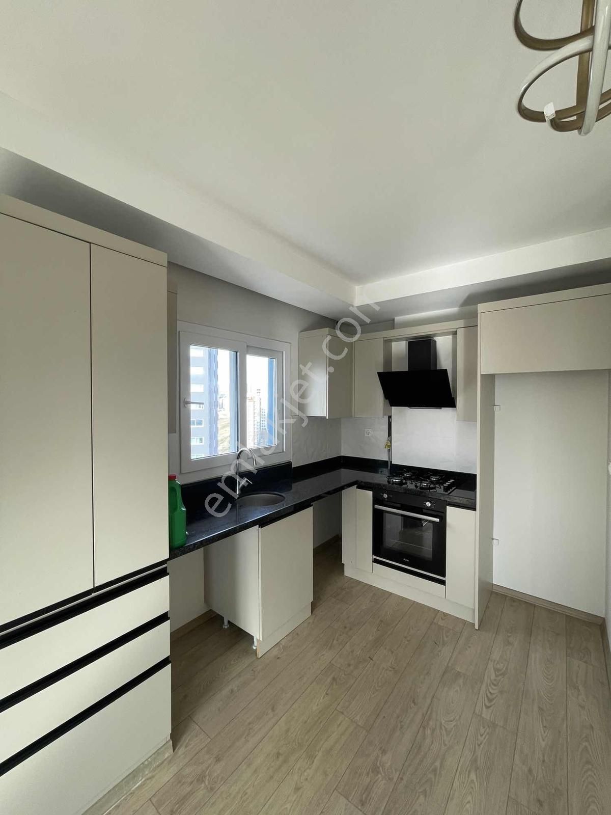 Unıversıte Yanı Lüx Sıtede Dogalgazlı Balkonlu Cok Genıs 1+1 - Görsel 24