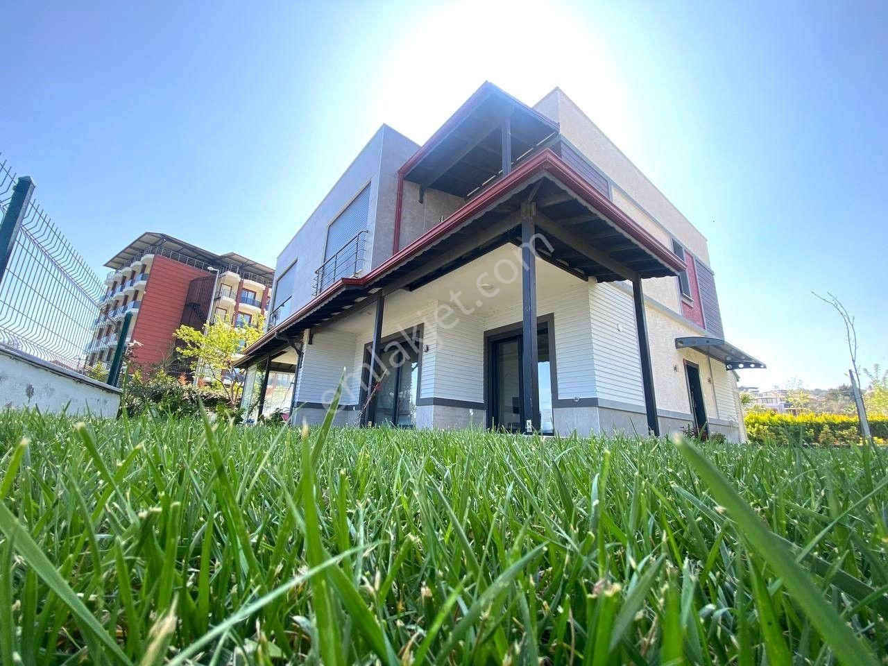 🏡 Aktiften Pelitköyde Kaliteyi Hissedeceğiniz 3+1 Satılık Villa