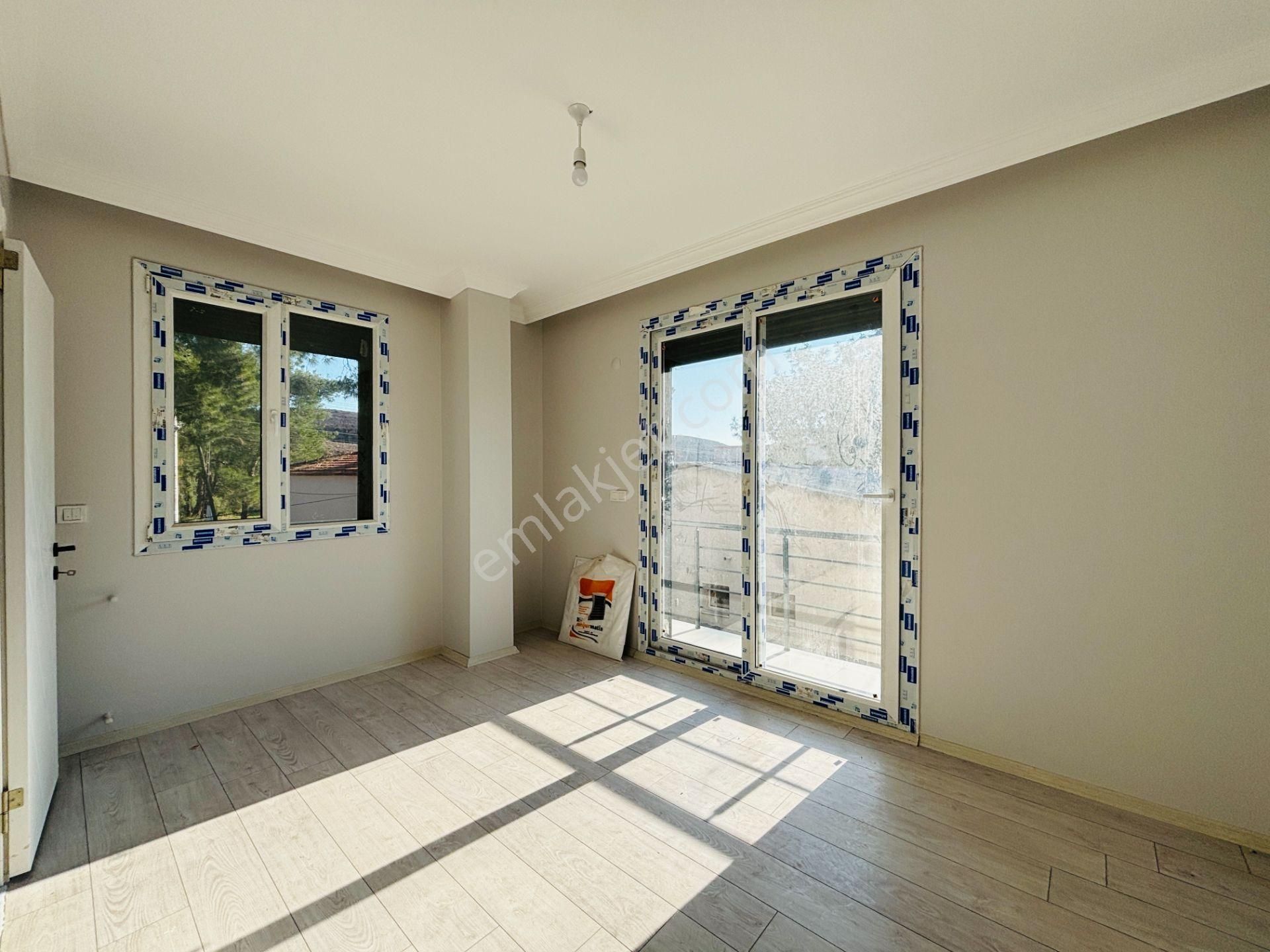 İzmir Seferihisar Payamlı Köyü İçerisinde Ebeveyn Banyolu 2+1 Satılık Villa - Görsel 16