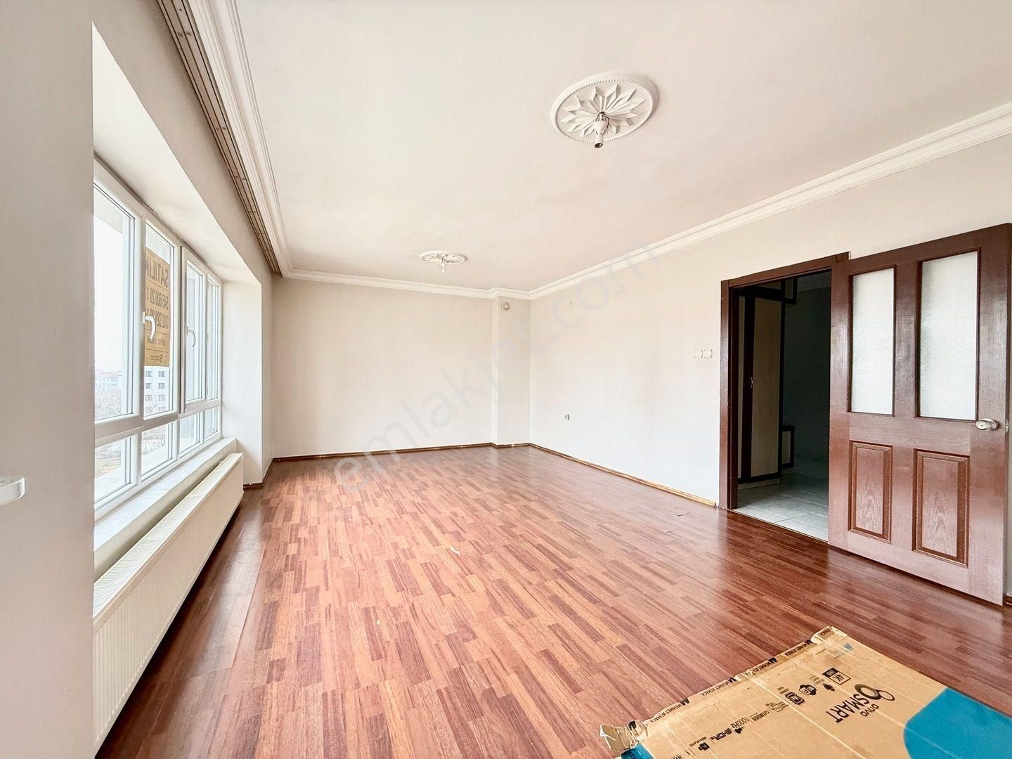 Kalecik Emlak'tan Cumhuriyet Mah. 3+1 110m² 3.kat Önü Açık Uygun Daire - Görsel 4