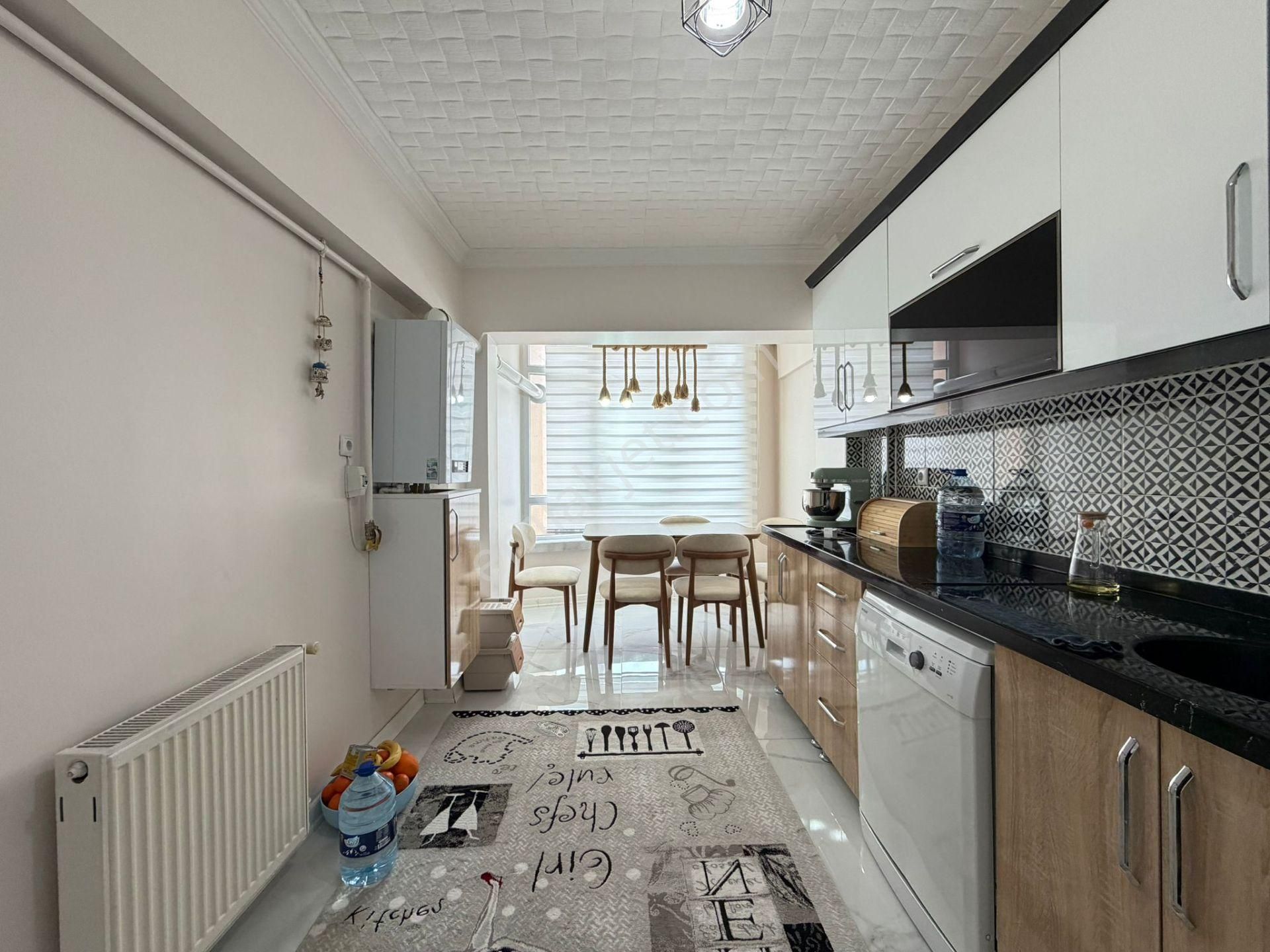 Taşcılar'dan Hicret Cami Yanı İçi Full Yapılı Güney Cephe 1.kat 3+1 Fırsat - Görsel 5