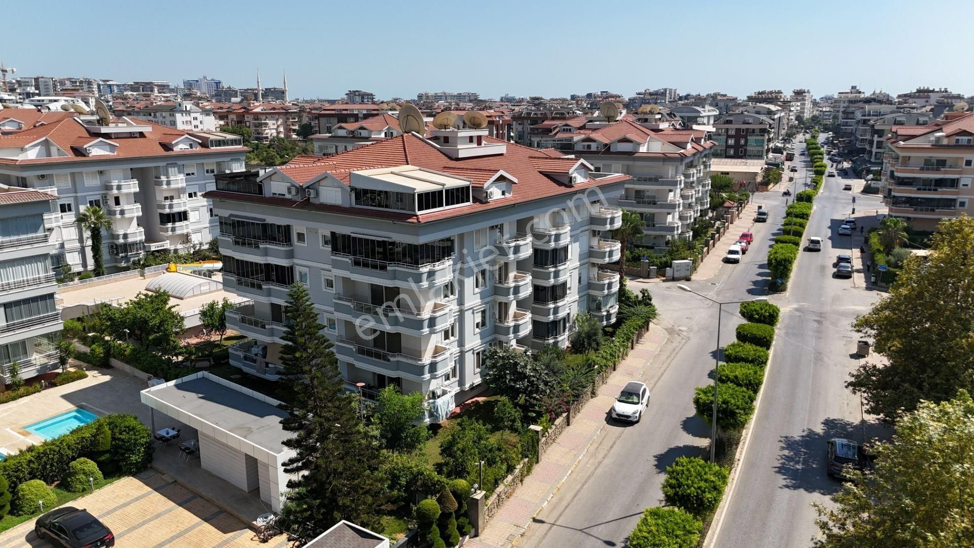 Alanya Oba’da Sosyal Olanaklı Sitede | Havuz & Şehir Manzaralı 2+1 Satılık Daire - Görsel 2