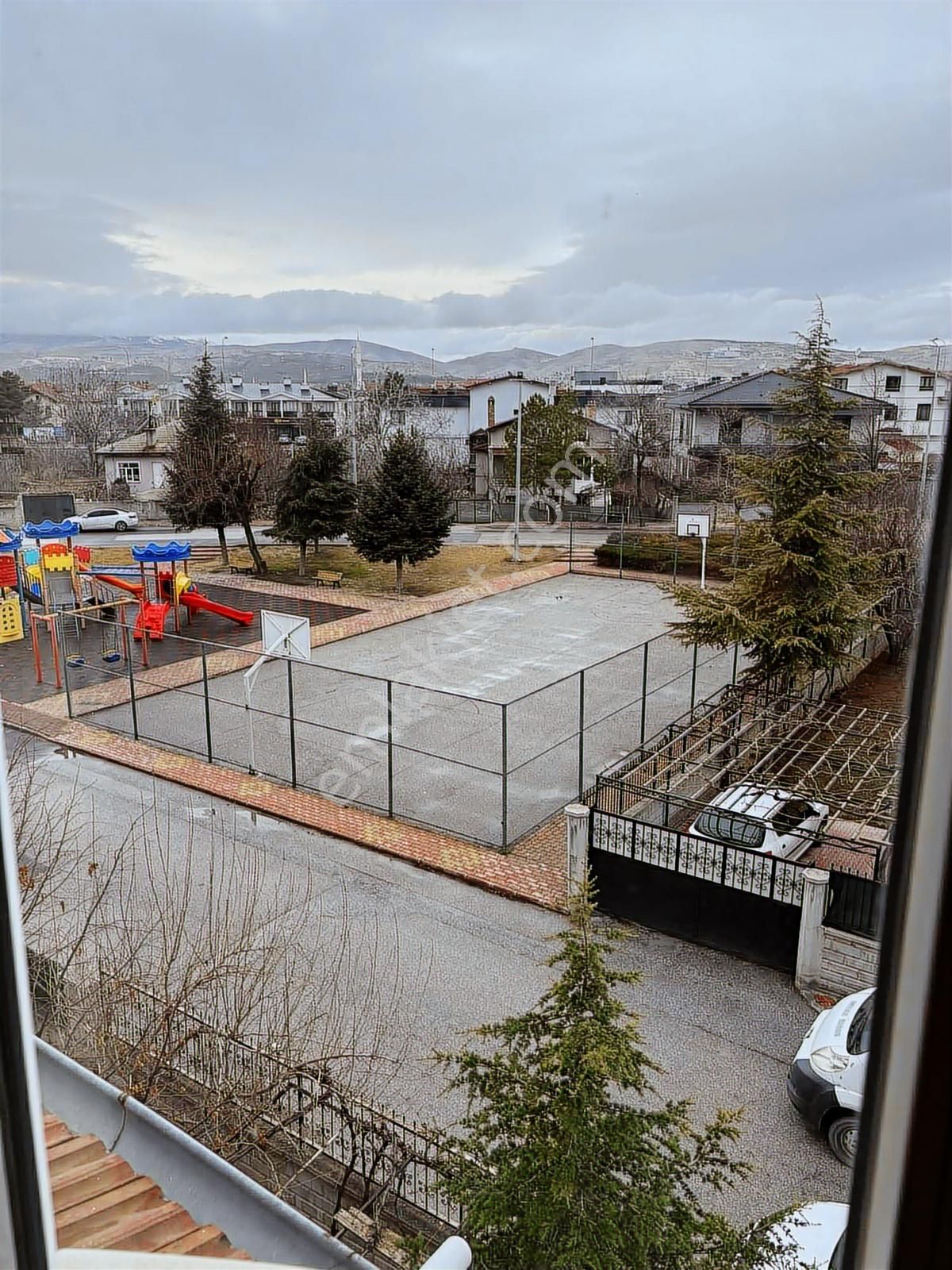 Meram Osmangazi Mahallesinde 1+1 Son Kat Kiralık Daire - Görsel 5