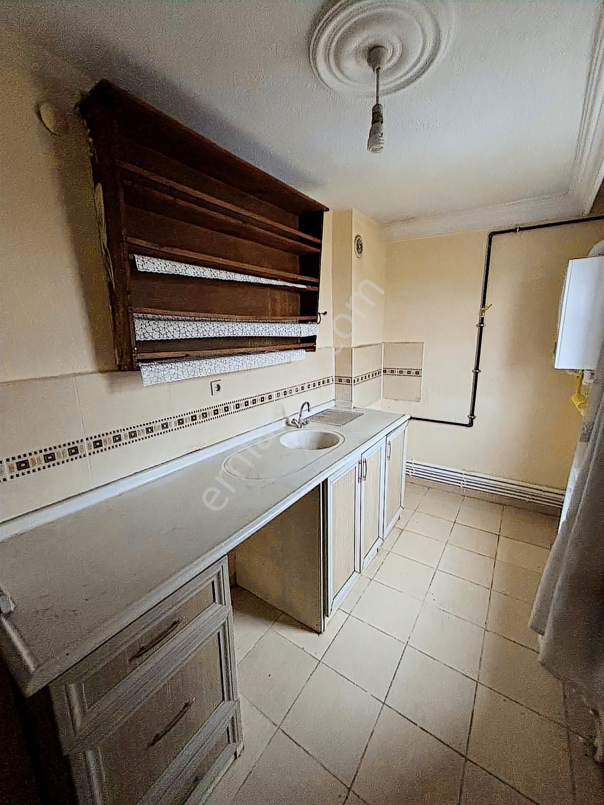 Meram Osmangazi Mahallesinde 1+1 Son Kat Kiralık Daire - Görsel 2